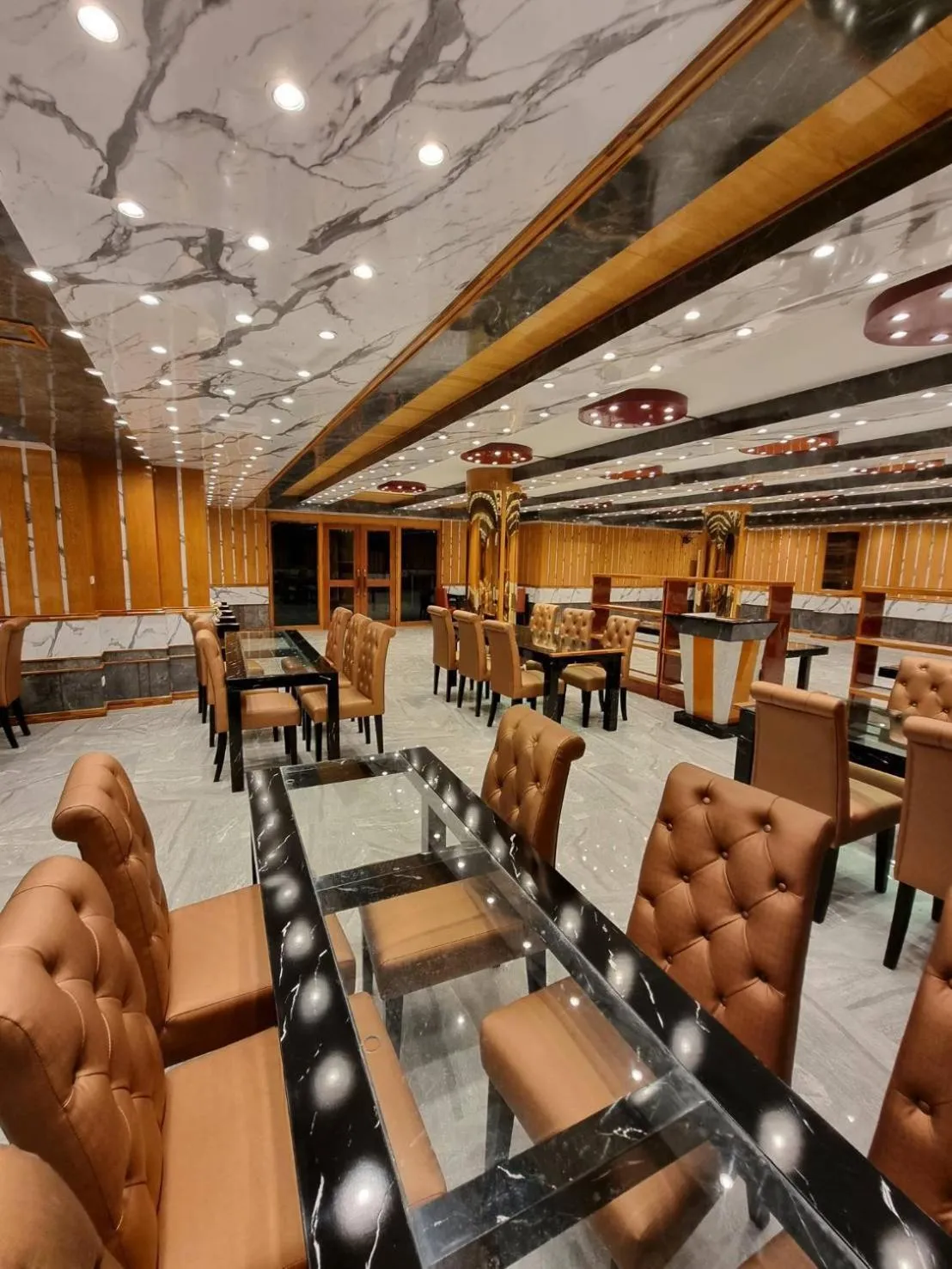 Restaurant/places to eat in Grand Parazo Hotel Suvarnbhumi Airport