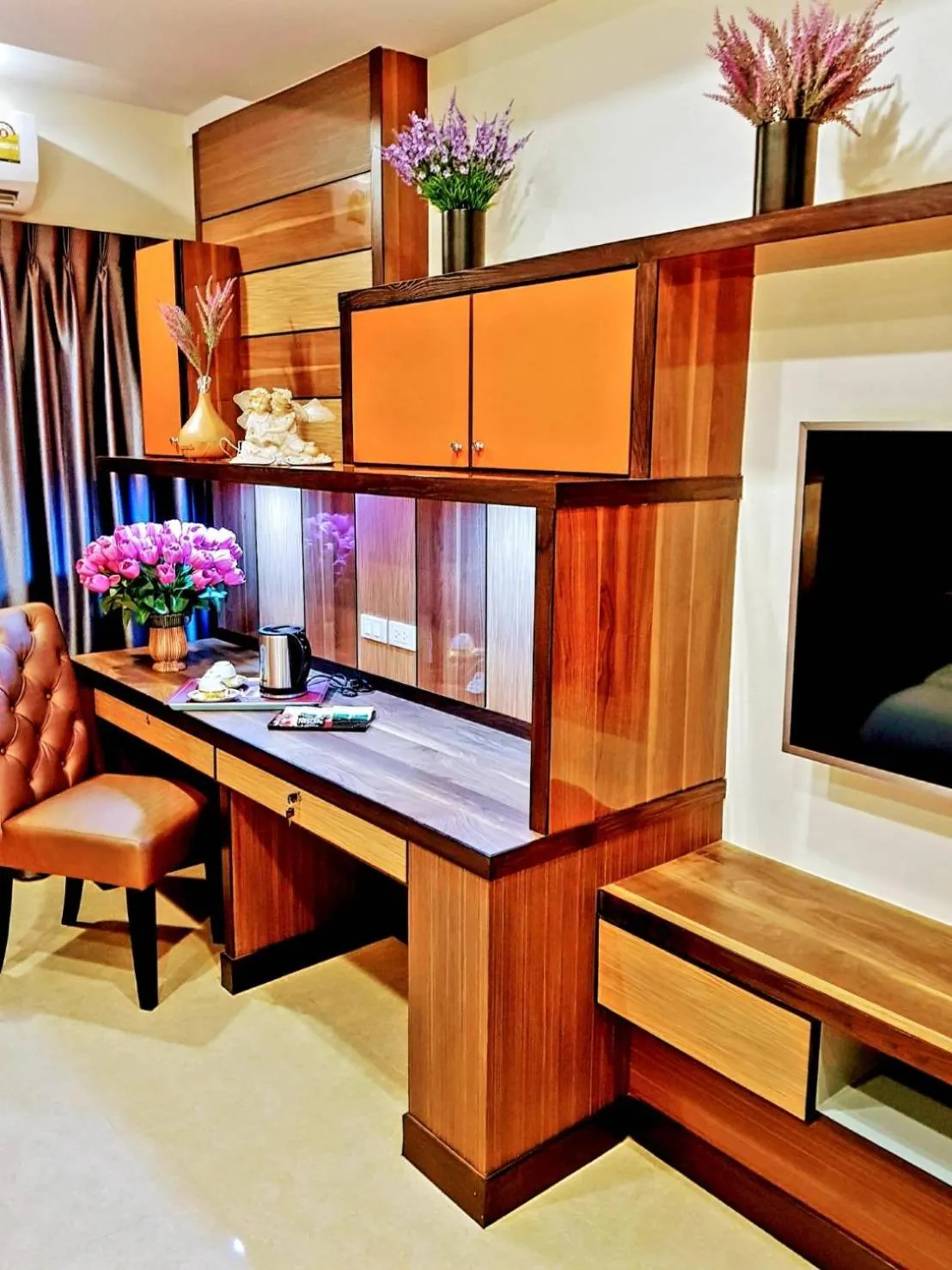 Photo of the whole room in Grand Parazo Hotel Suvarnbhumi Airport