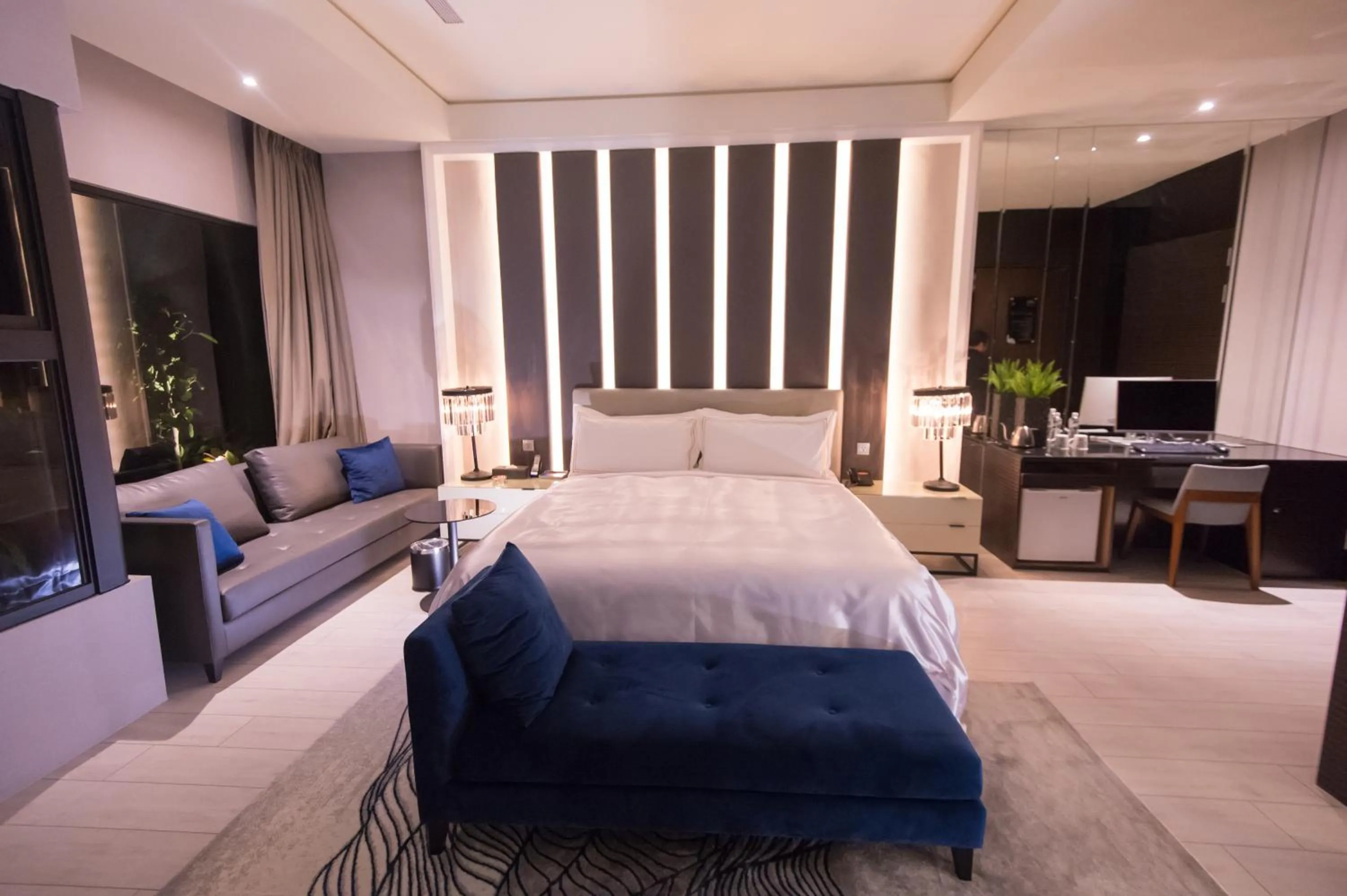 Bed in J Moon Villa Motel