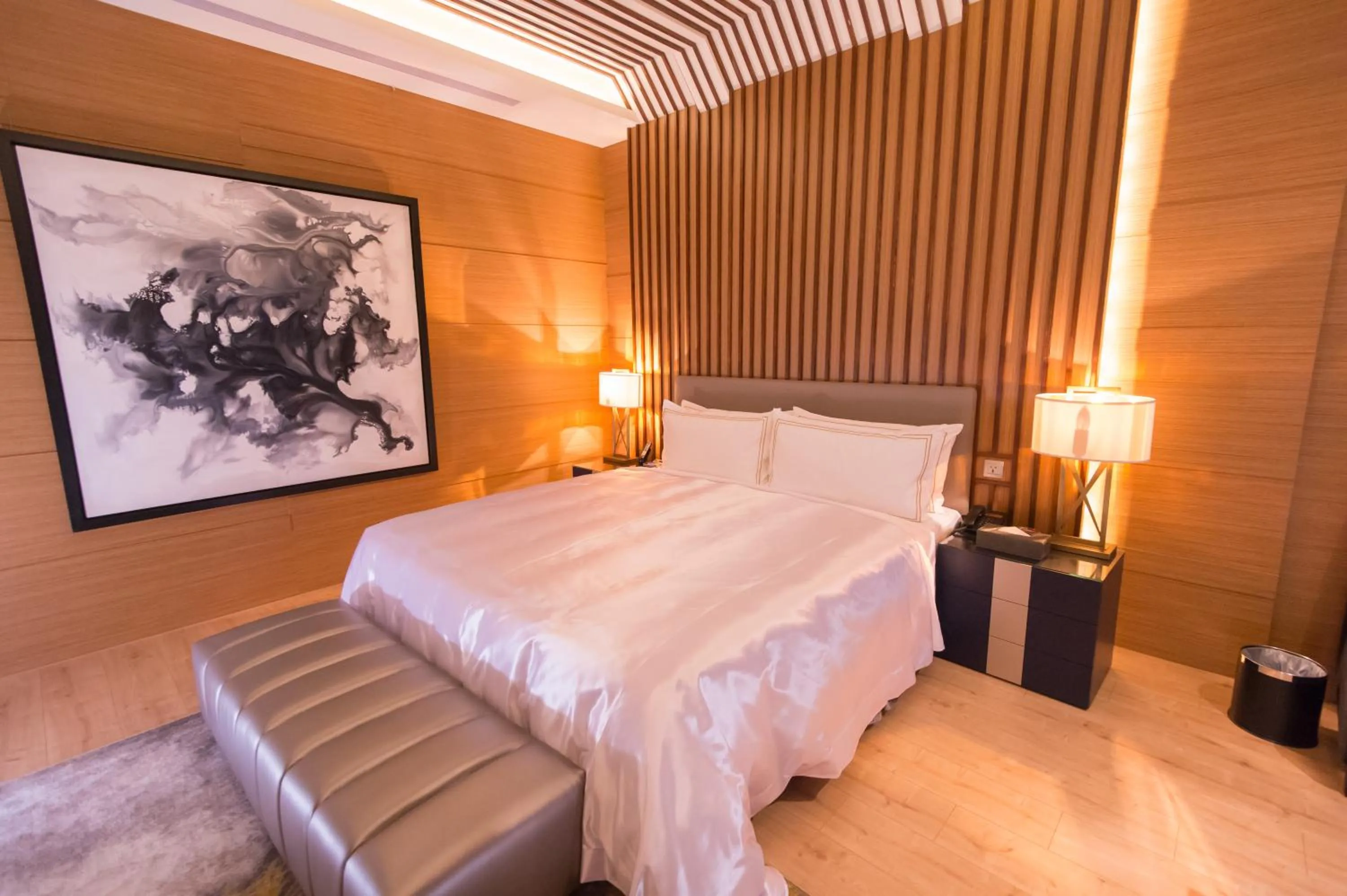 Bed in J Moon Villa Motel