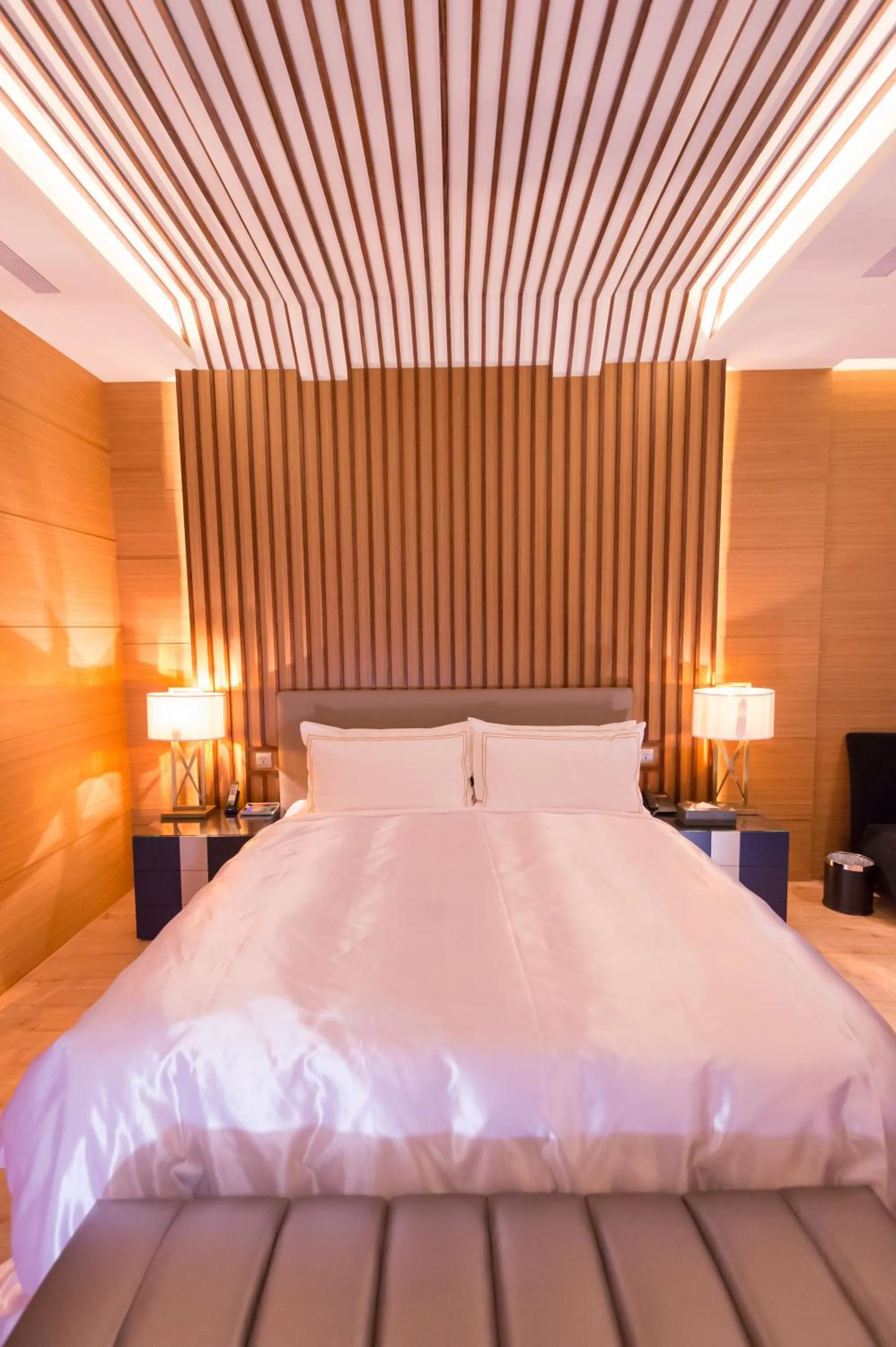 Bed in J Moon Villa Motel