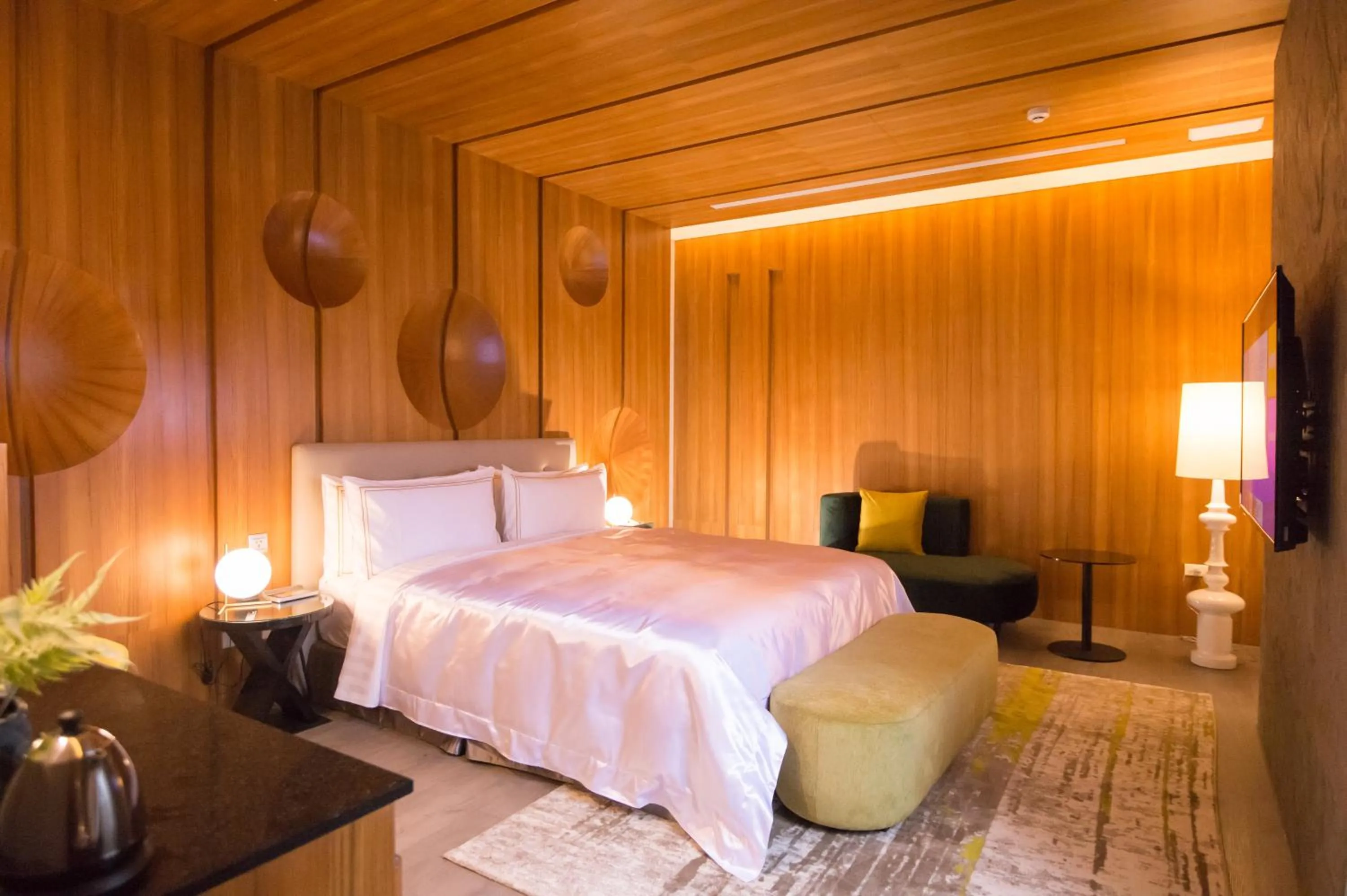 Bed in J Moon Villa Motel