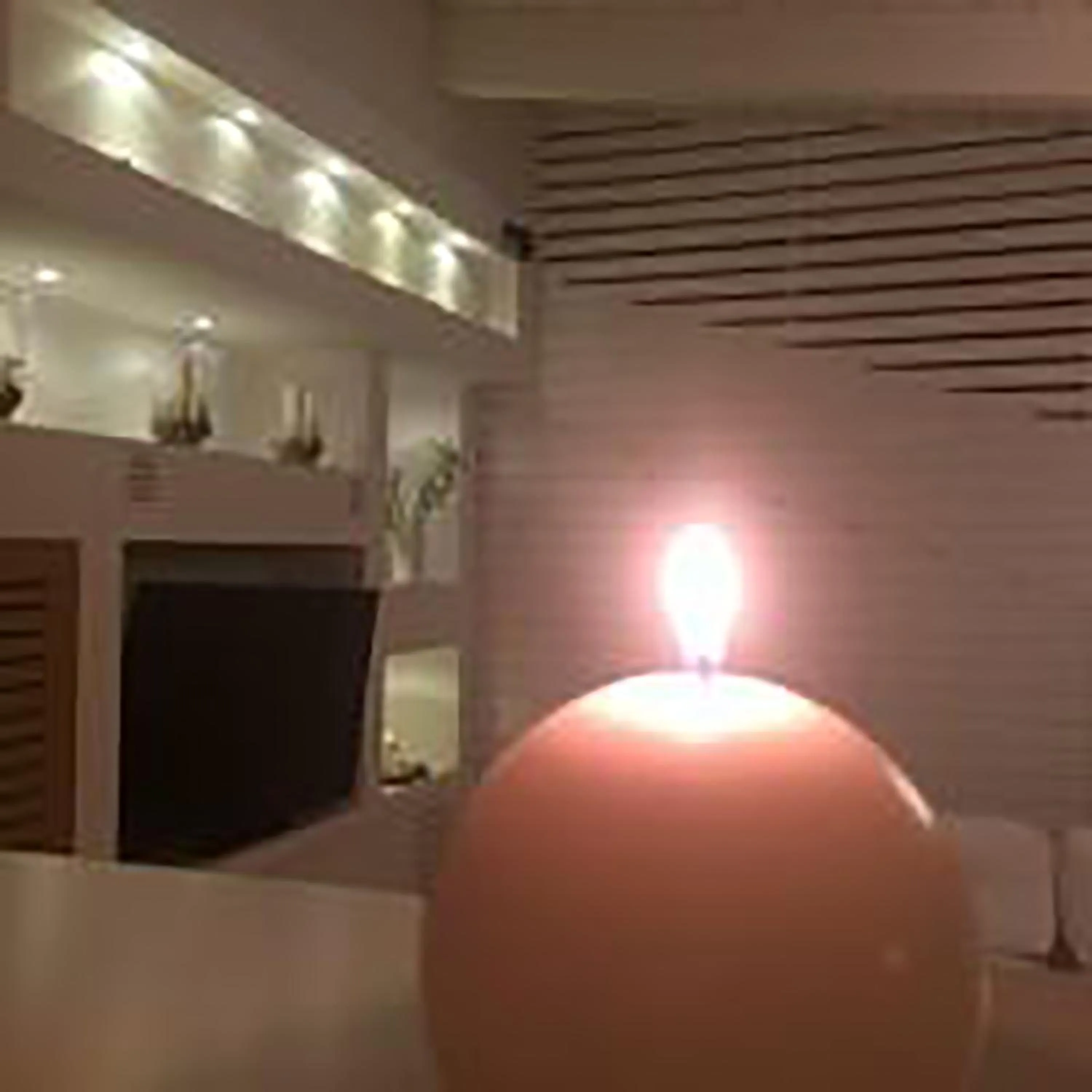 Decorative detail in Il Falco e Il Gabbiano