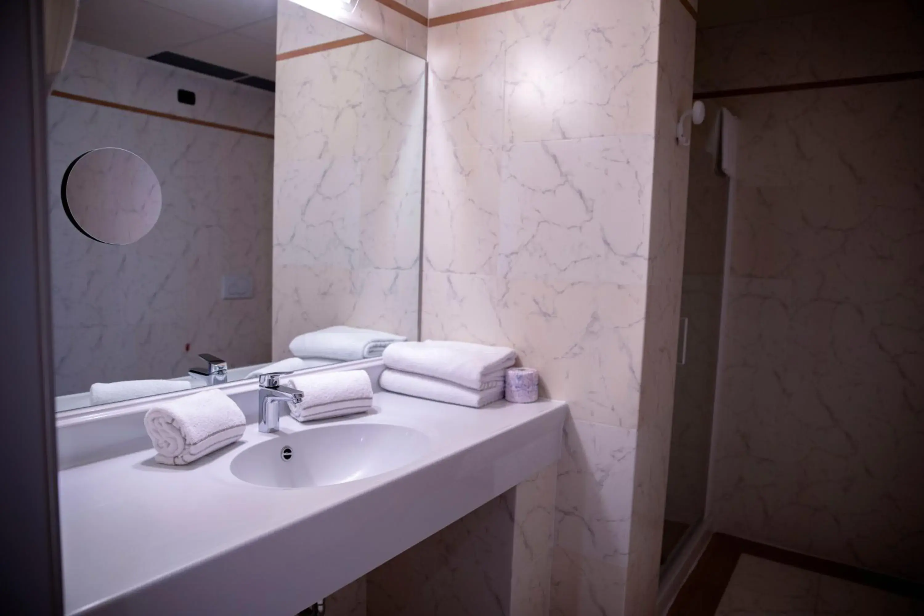 Deluxe Room - single occupancy in Castahotel Deluxe Room - single occupancy in Castahotel