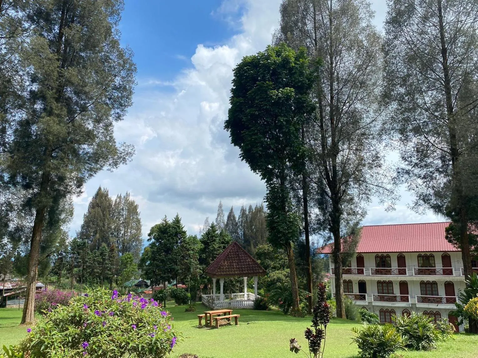 Sibayak Multinational Rest House