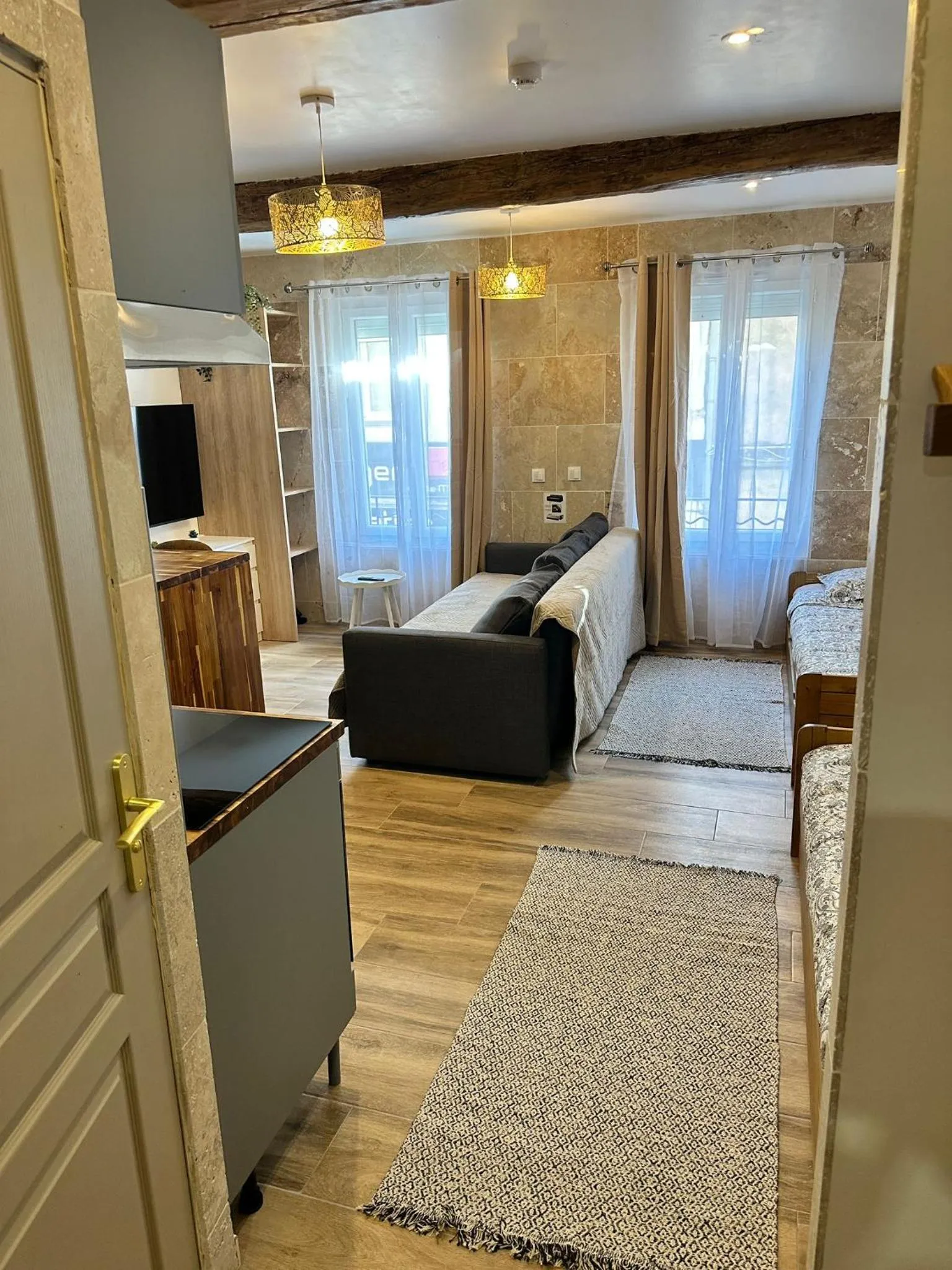 Bed in Mauguio Center Hôtel