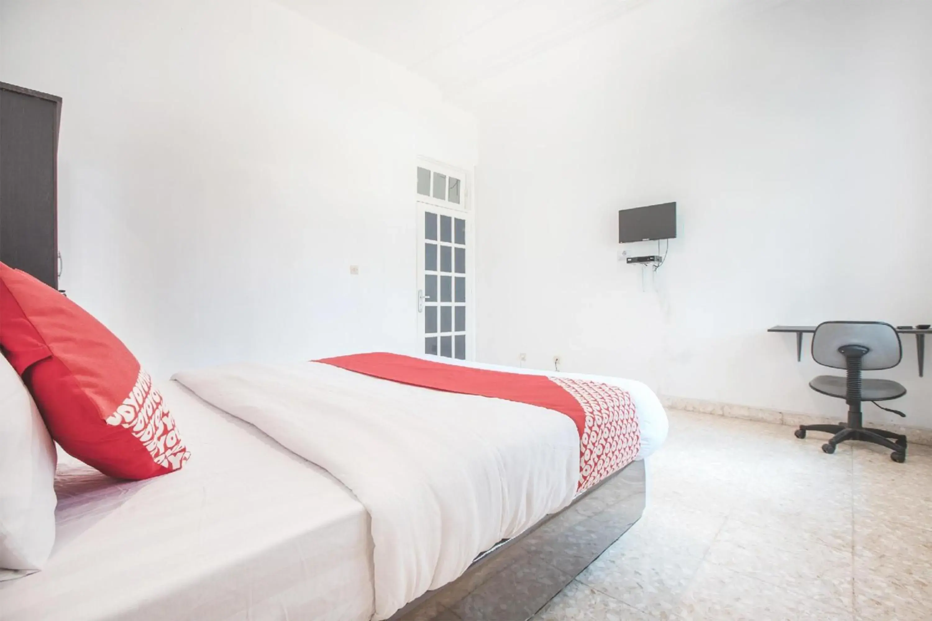 Deluxe Double Room in Capital O 332 Residence G17 Kemang Deluxe Double Room in Capital O 332 Residence G17 Kemang