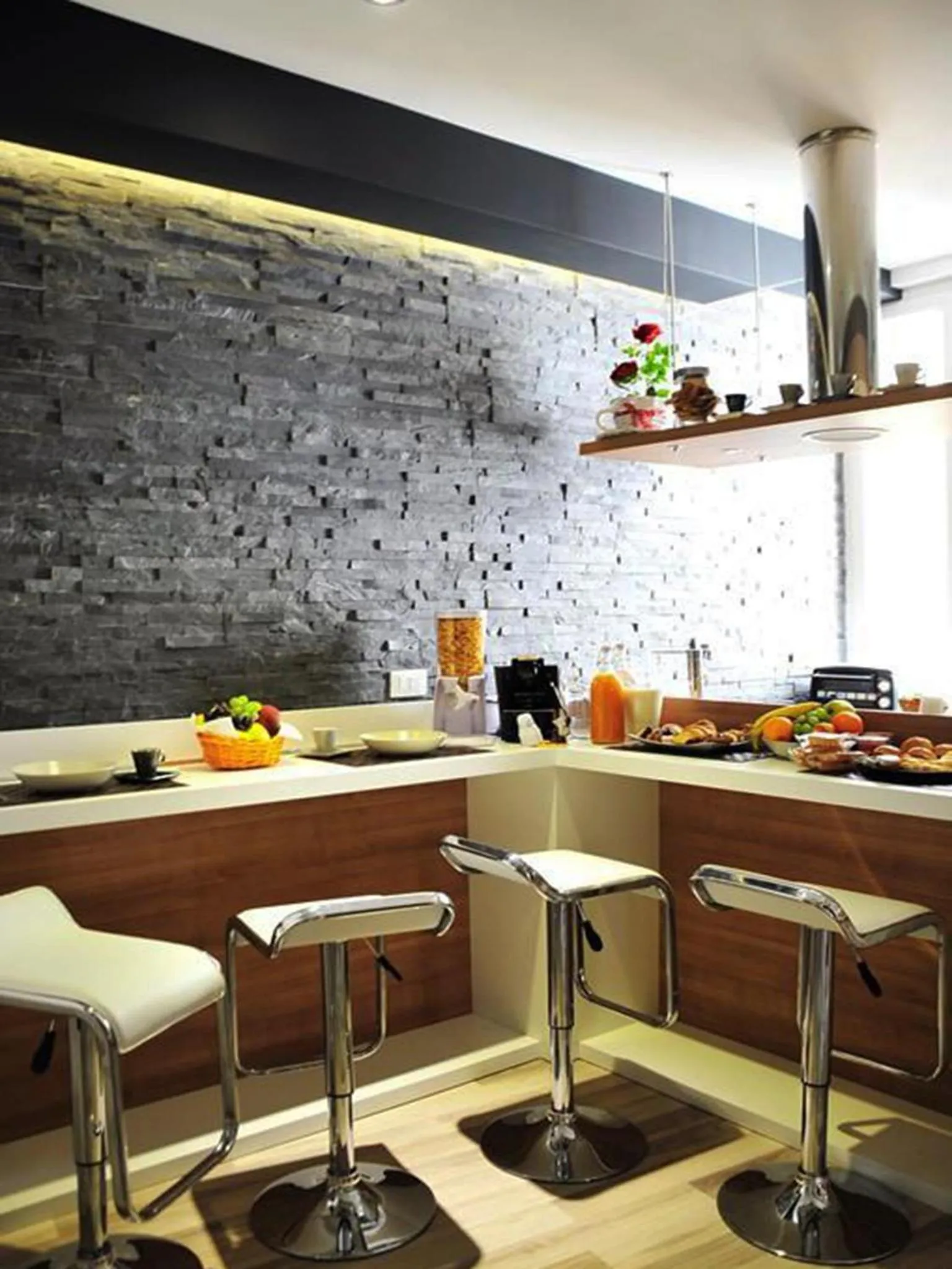 Restaurant/places to eat in Livingvaticano