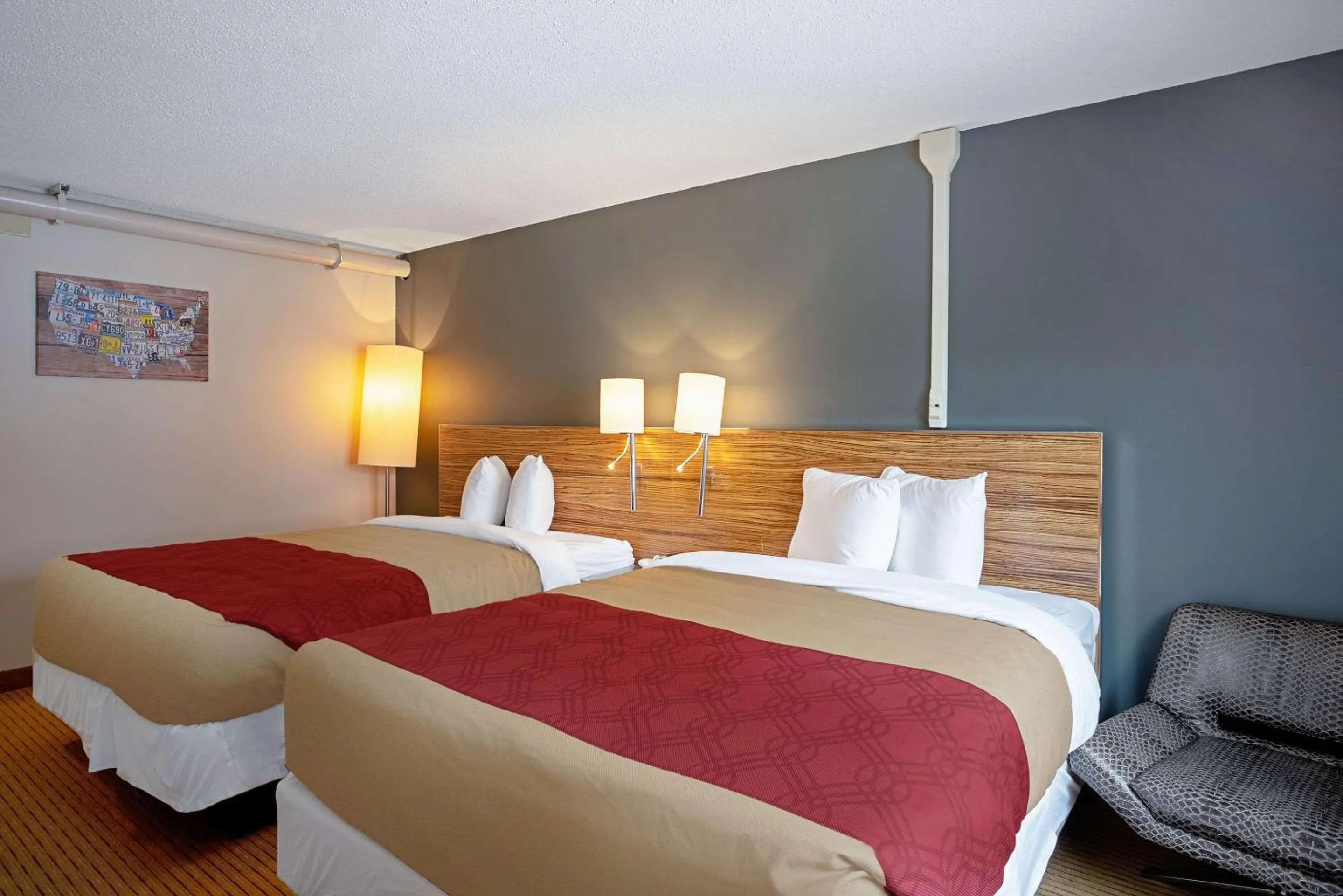 Photo of the whole room, Bed in Quality Inn Frontier at US Hwy 30