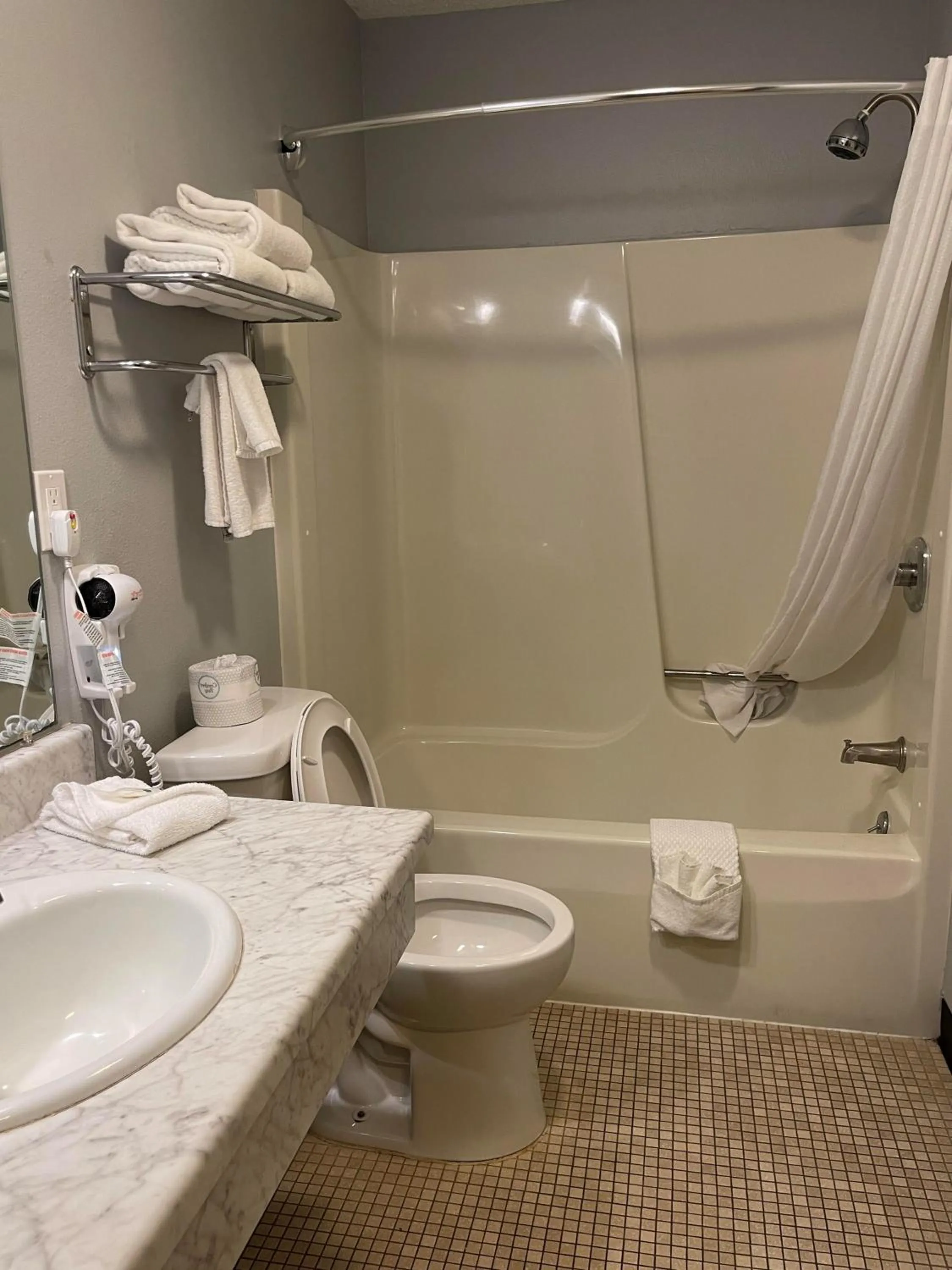 Shower in Quality Inn Frontier at US Hwy 30