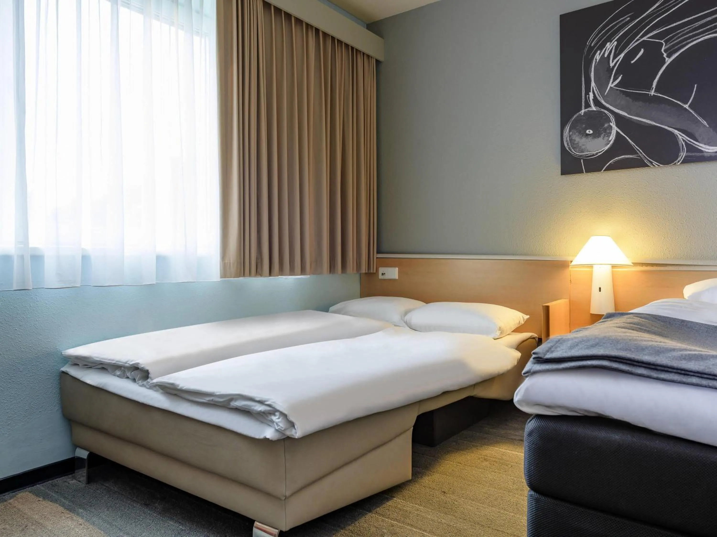 Bedroom, Bed in ibis Hamburg Alsterring