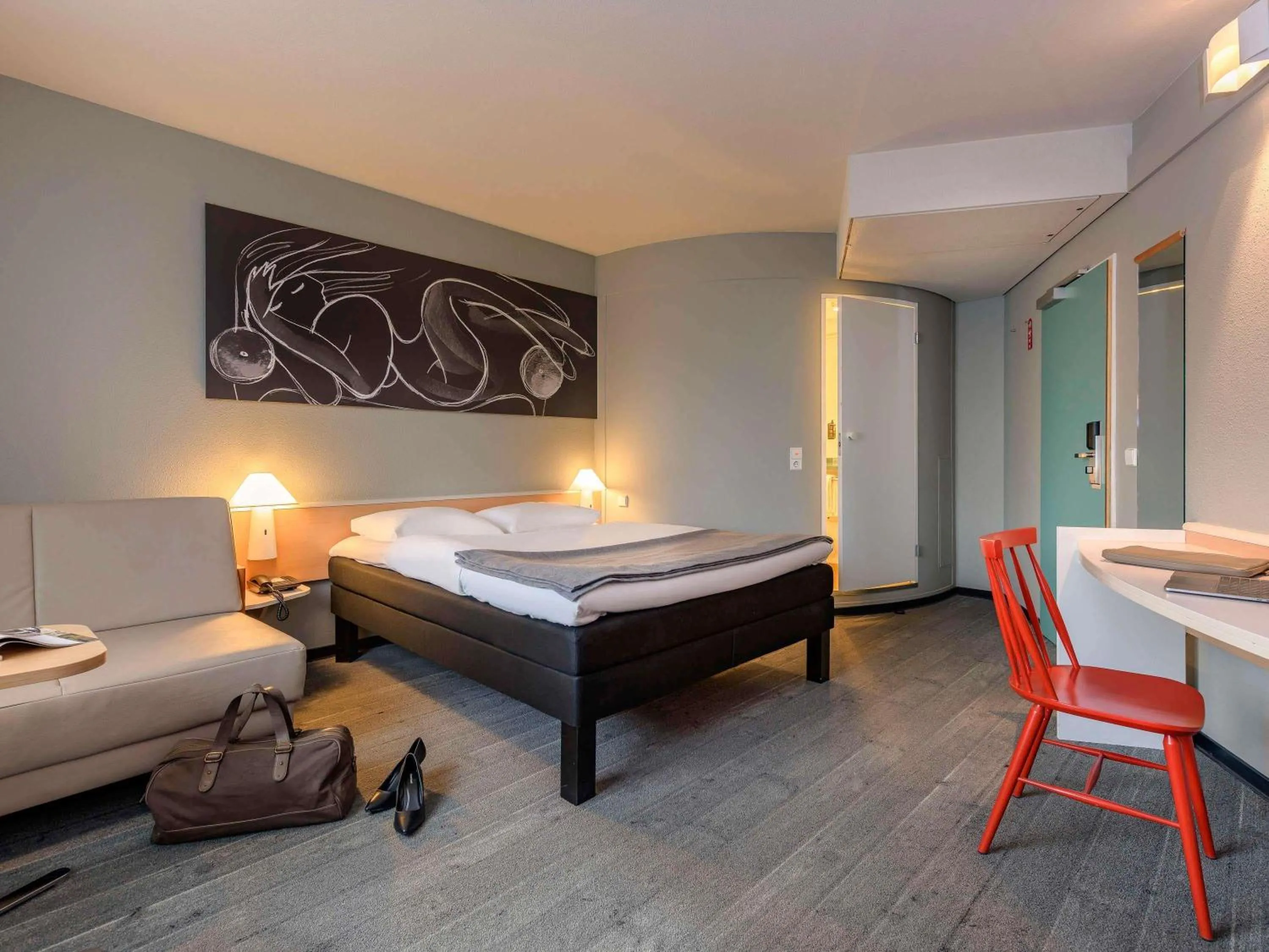 Bedroom, Bed in ibis Hamburg Alsterring