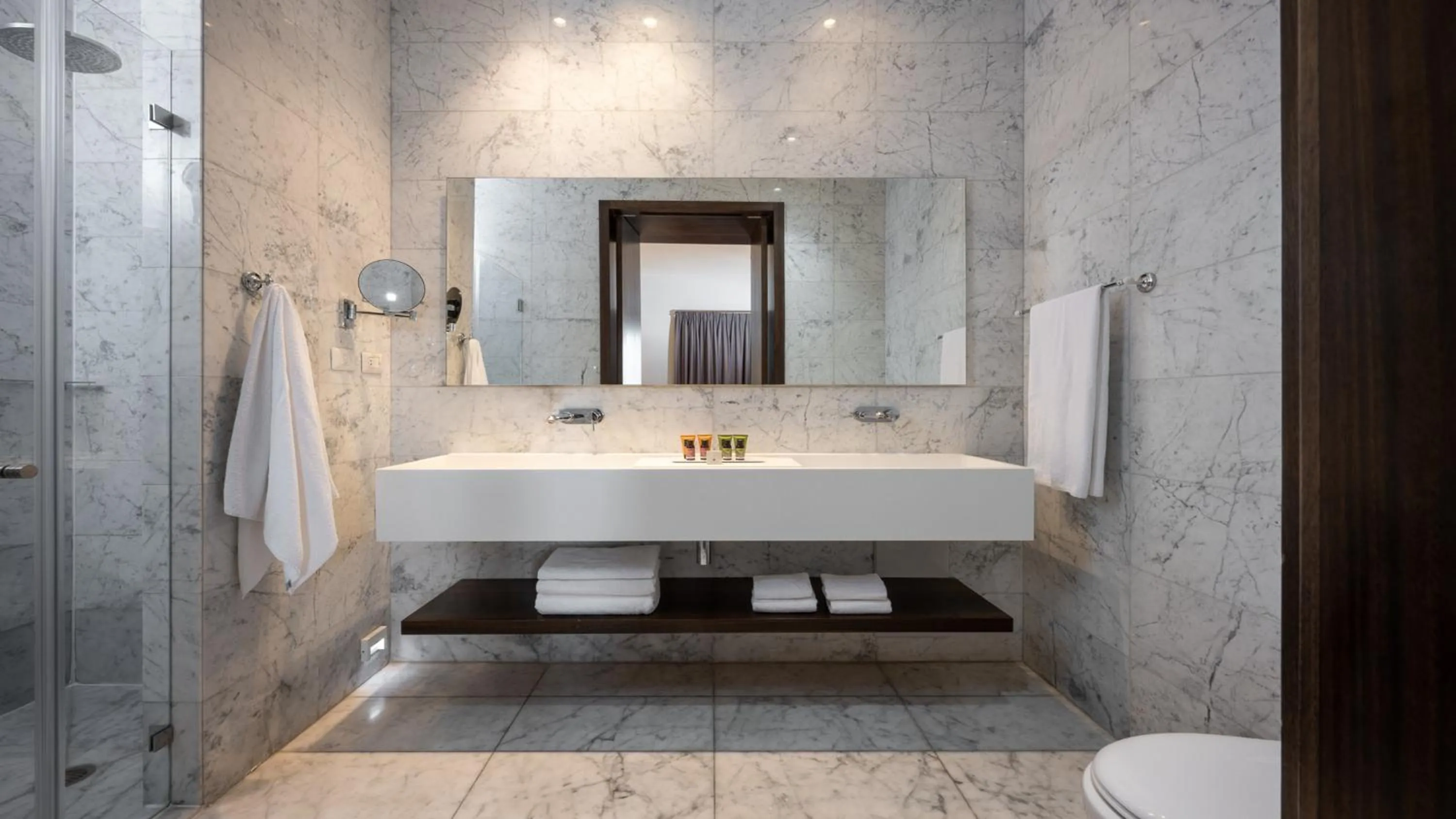Bathroom in Hotel Indigo Tel Aviv - Diamond District by IHG