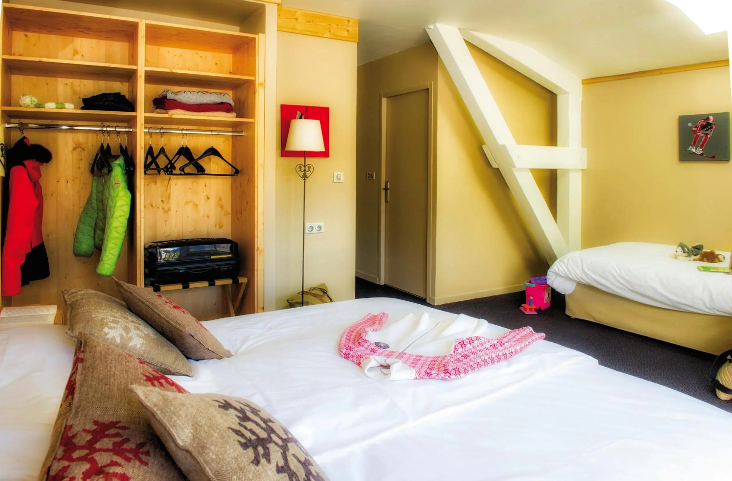 Photo of the whole room, Bed in Club Vacances Bleues Les Alpes d'Azur