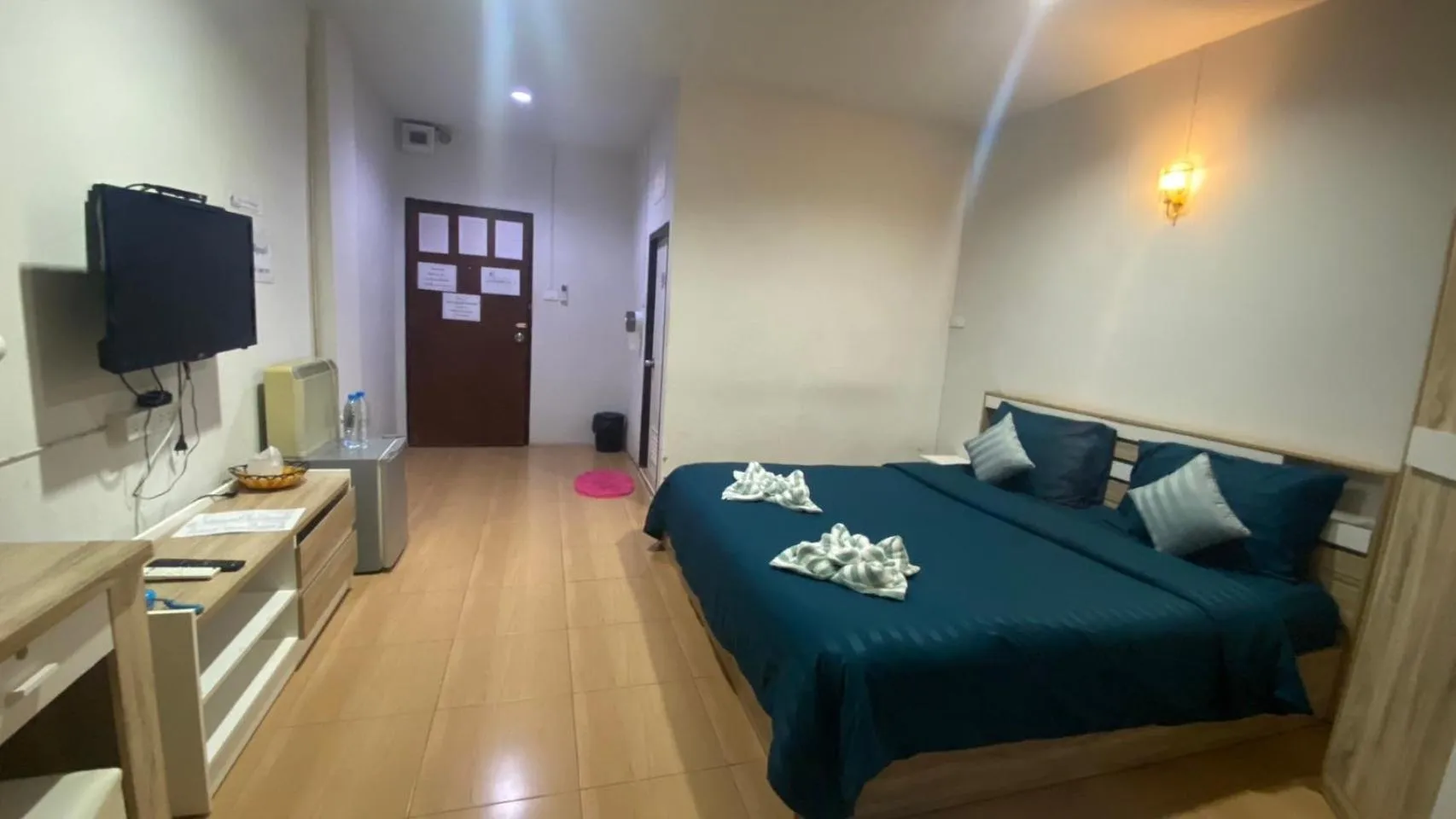 Bed in Alongkorn hotel by SB