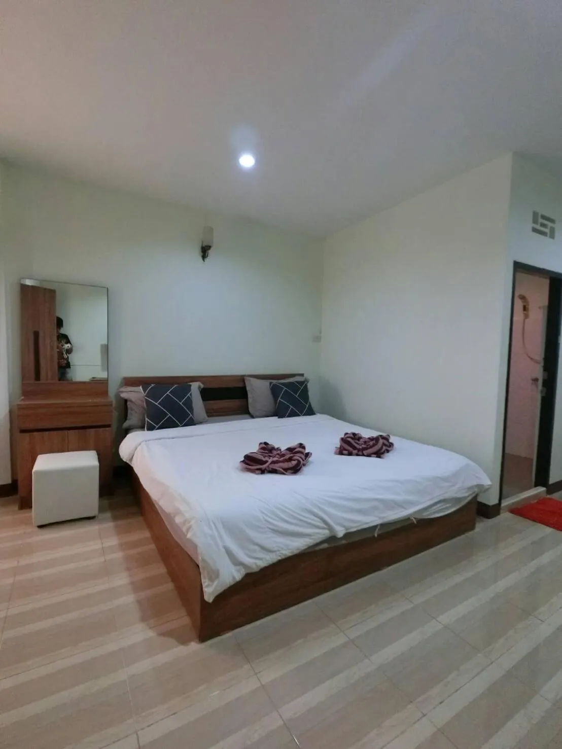 Bed in Alongkorn hotel by SB