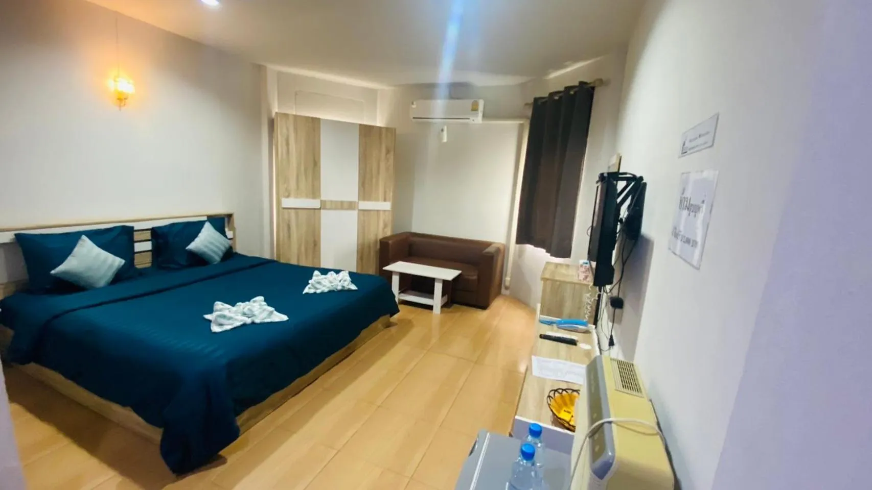 Bed in Alongkorn hotel by SB