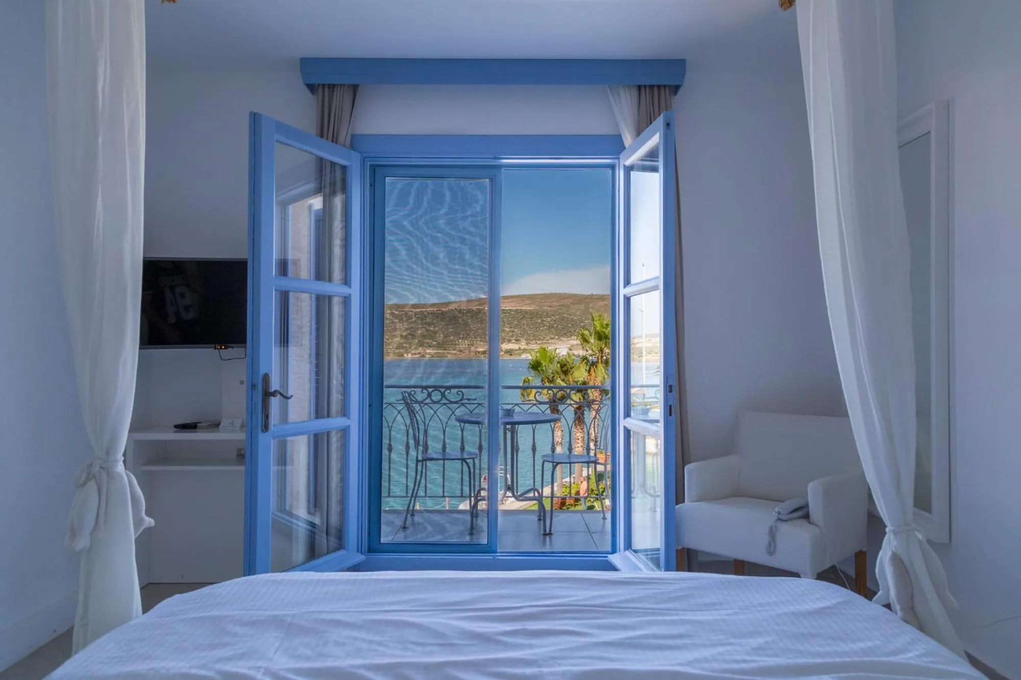 Bed in Port Alacati Hotel
