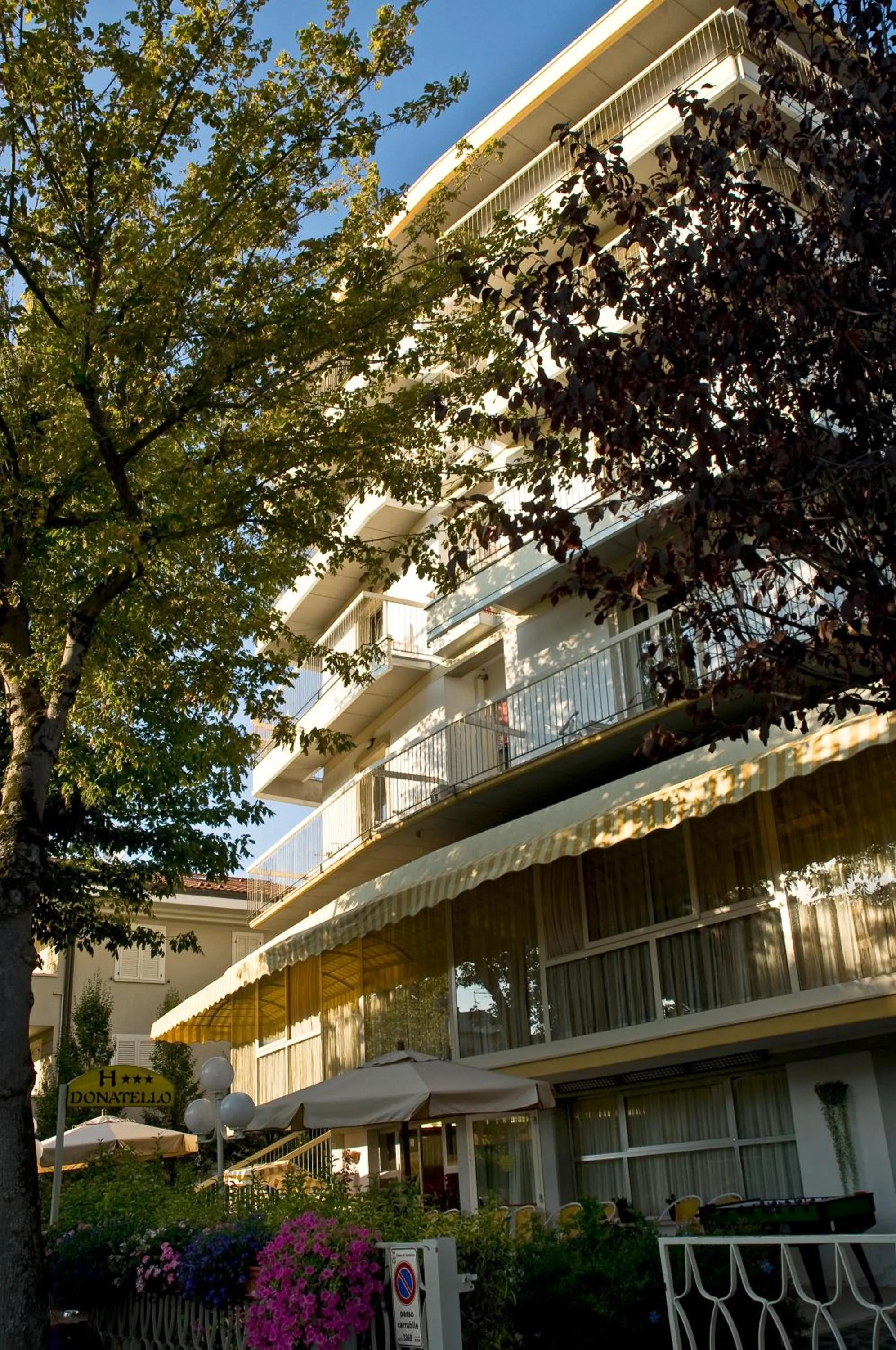 Facade/entrance in Hotel Donatello