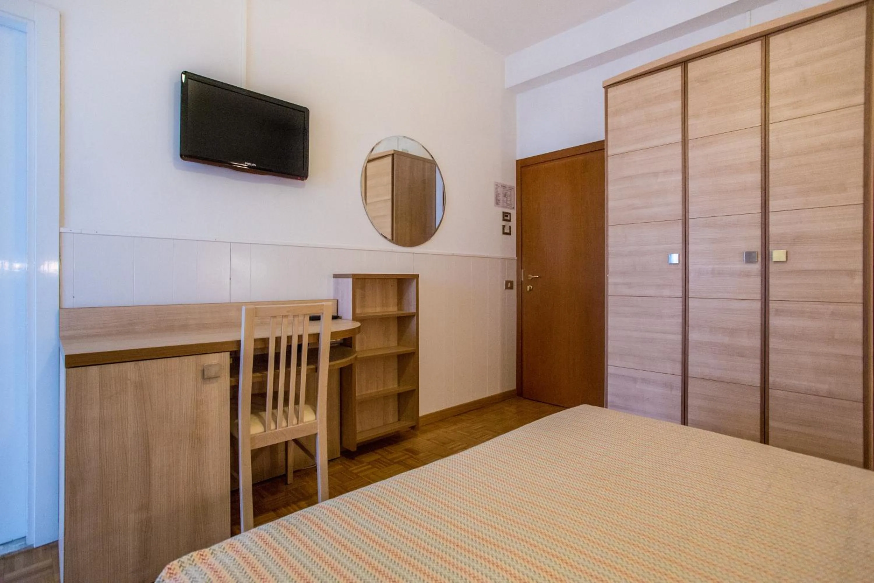 Photo of the whole room, Bed in Hotel Donatello