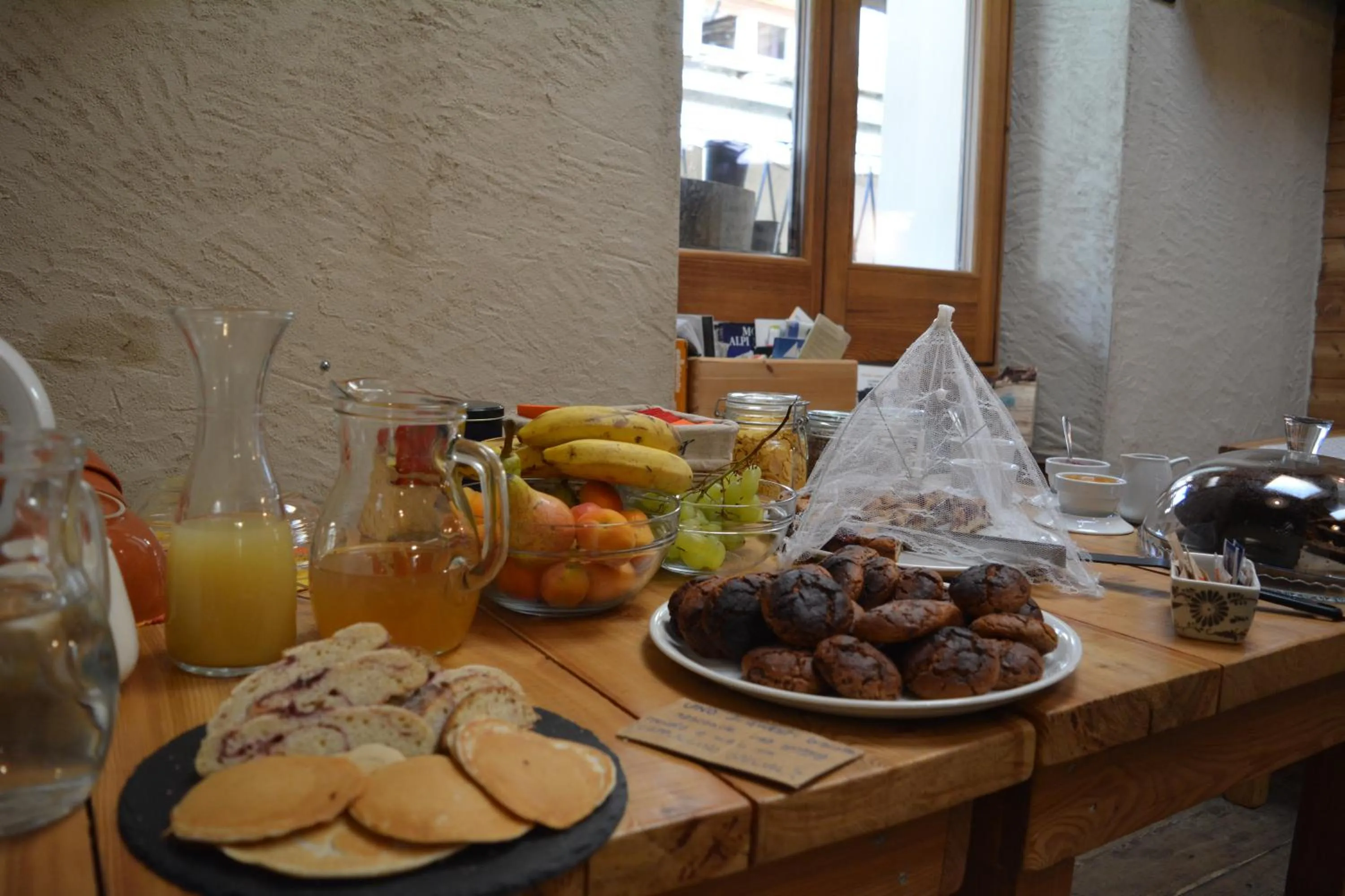 Buffet breakfast in Osteria l'iero d'Eima'