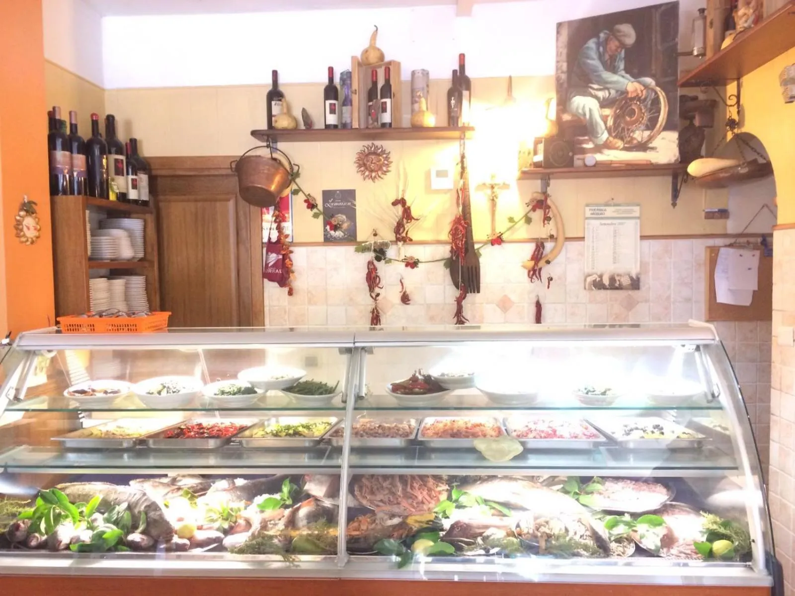 Restaurant/places to eat in Gil's Hotel