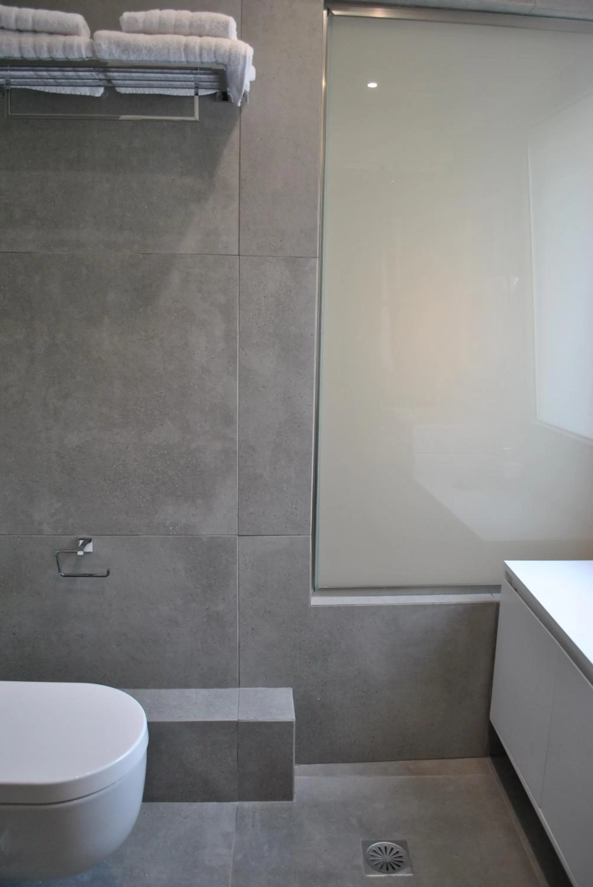 Petras Gi - Stone Houses