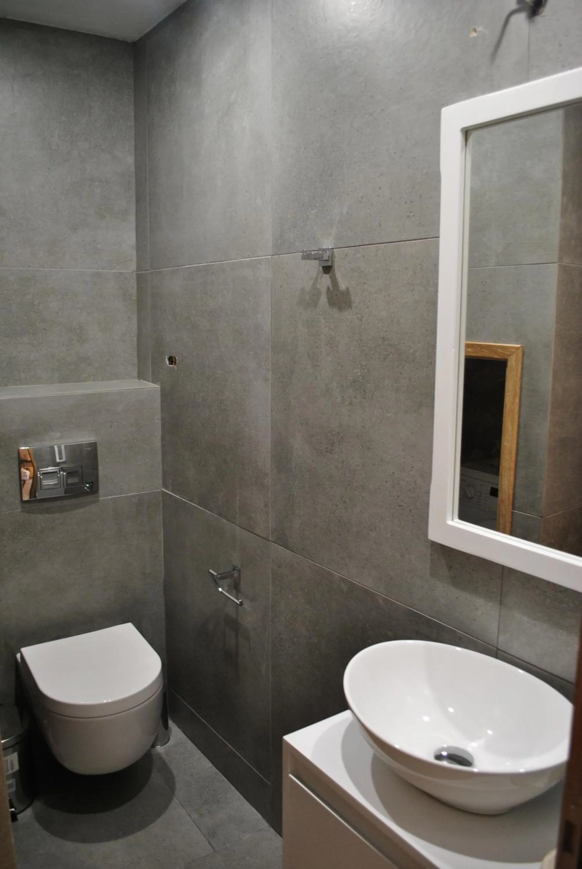 Petras Gi - Stone Houses