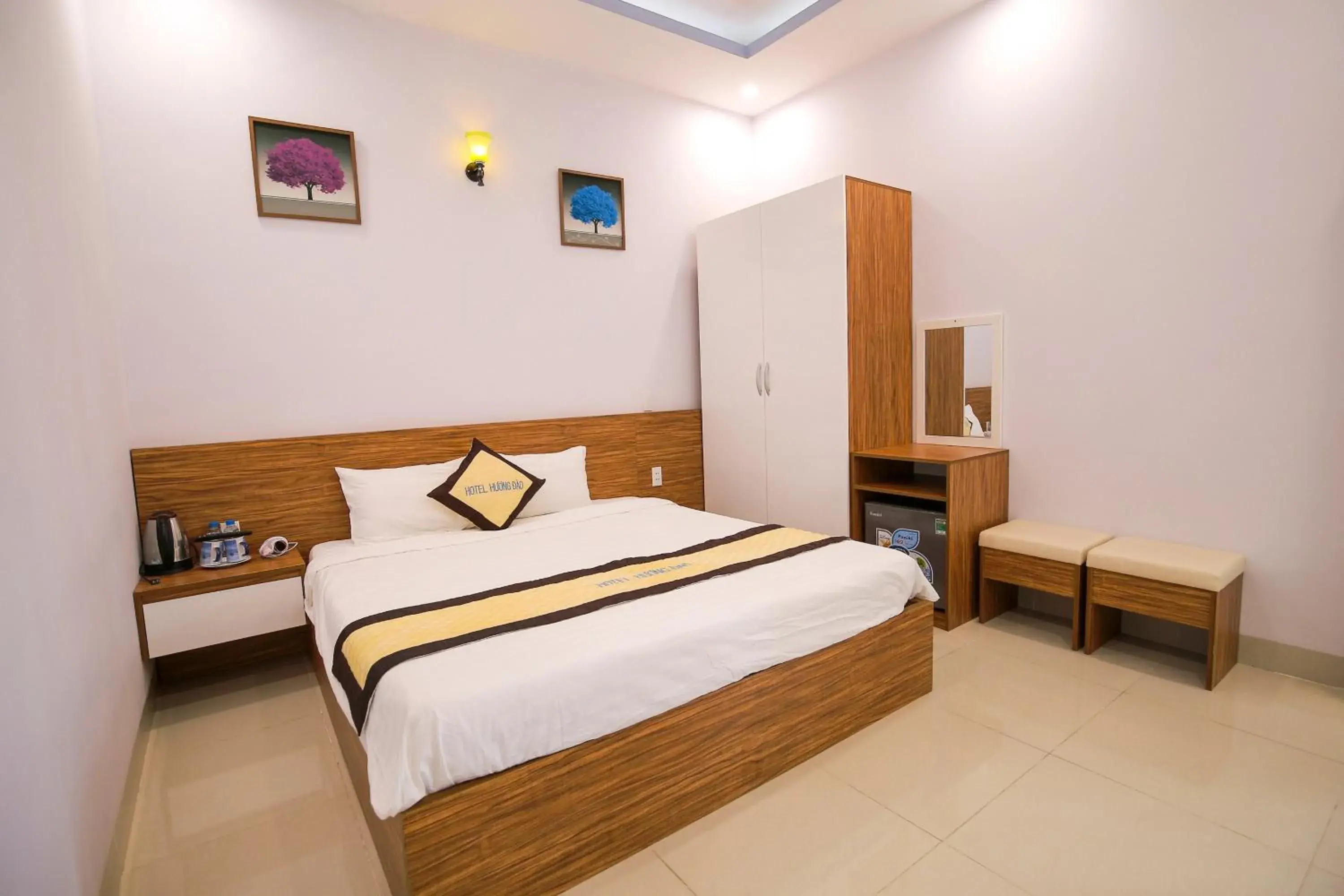 Deluxe Room (2 Adults + 1 Child) in Hotel Hương Đào Deluxe Room (2 Adults + 1 Child) in Hotel Hương Đào