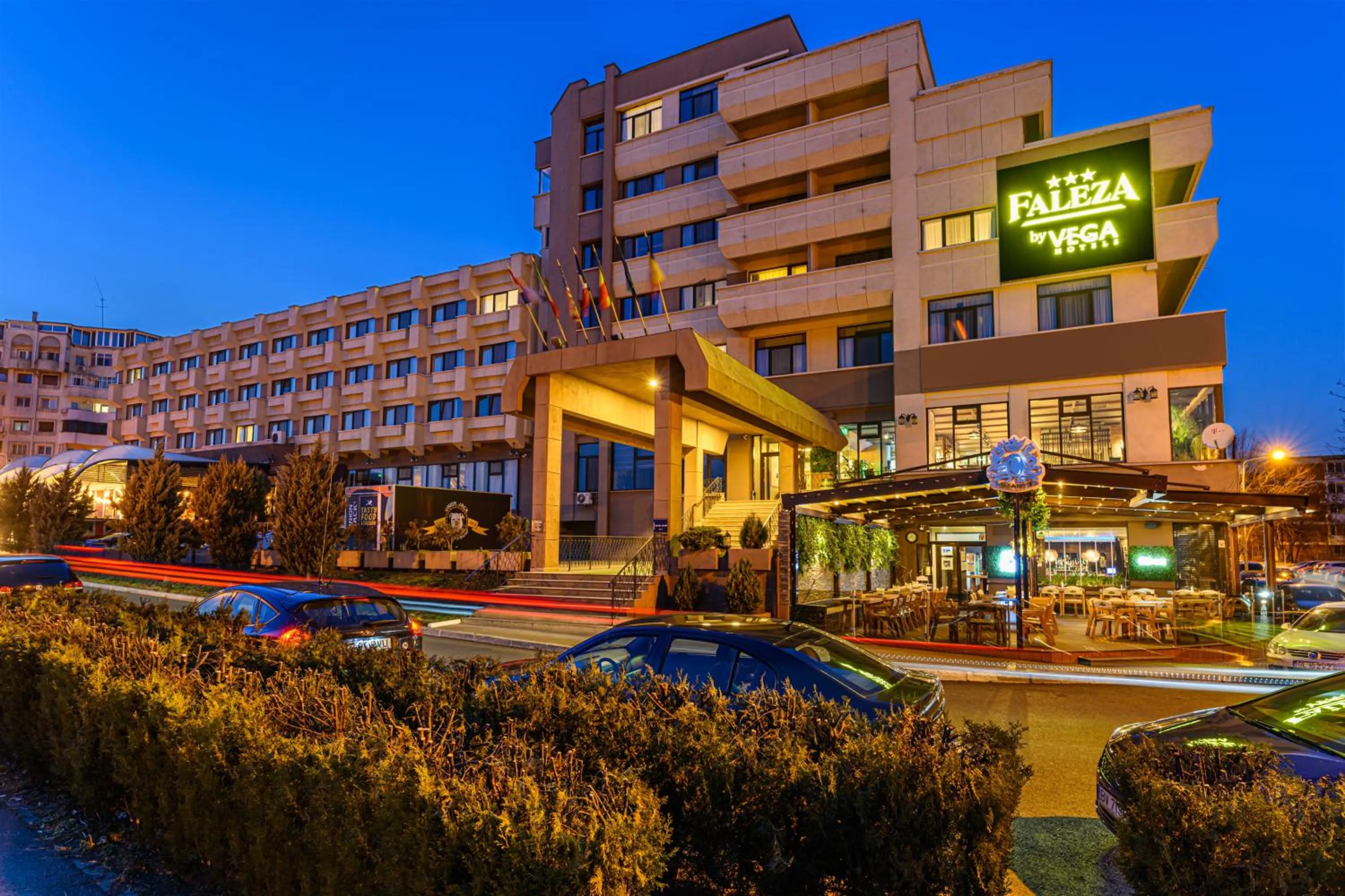 Property building in Faleza Hotel by Vega