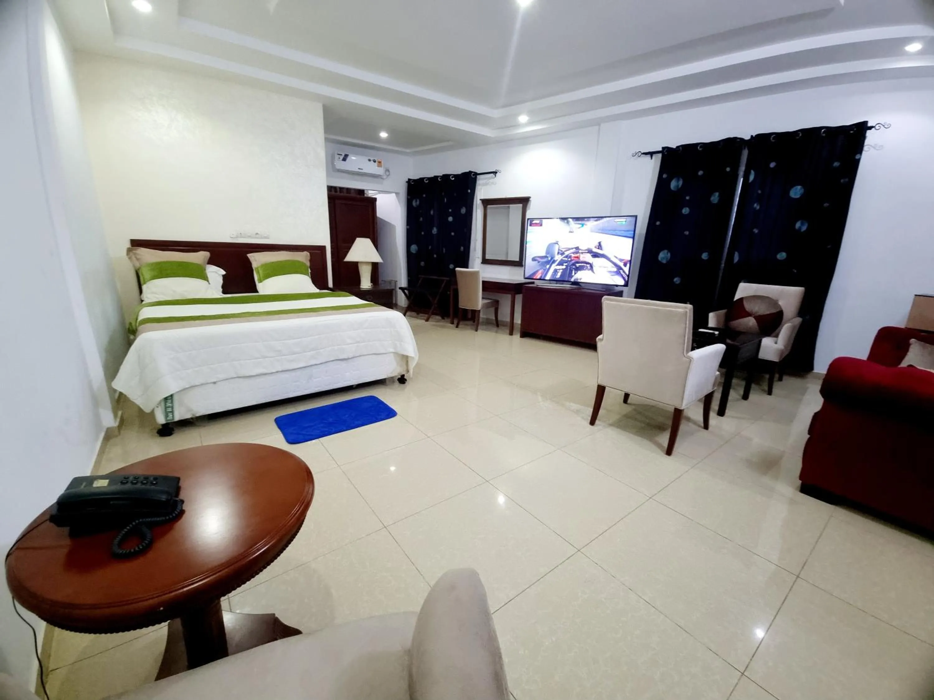 HOTEL AMBASSADORS ANNEXE