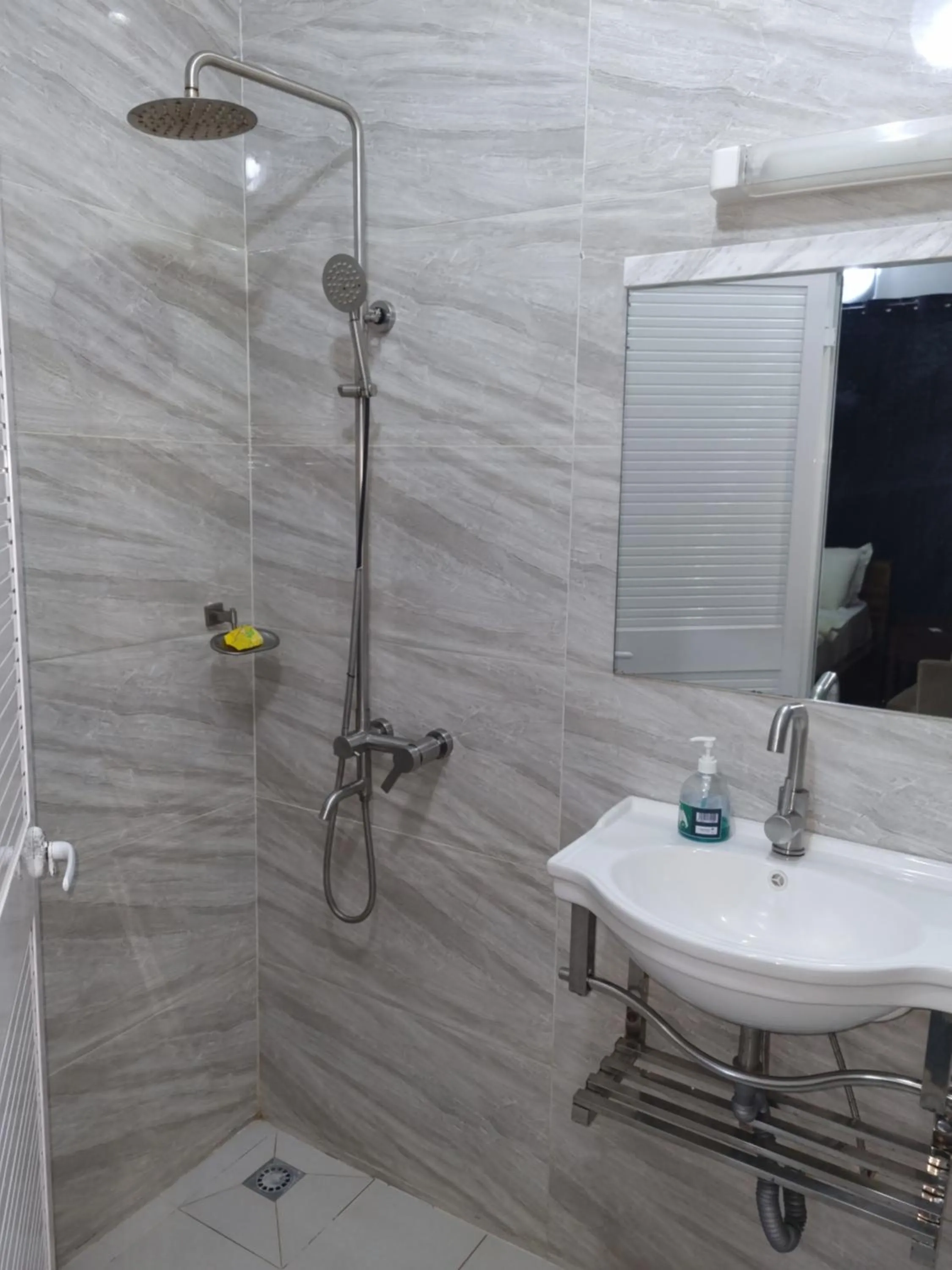 HOTEL AMBASSADORS ANNEXE