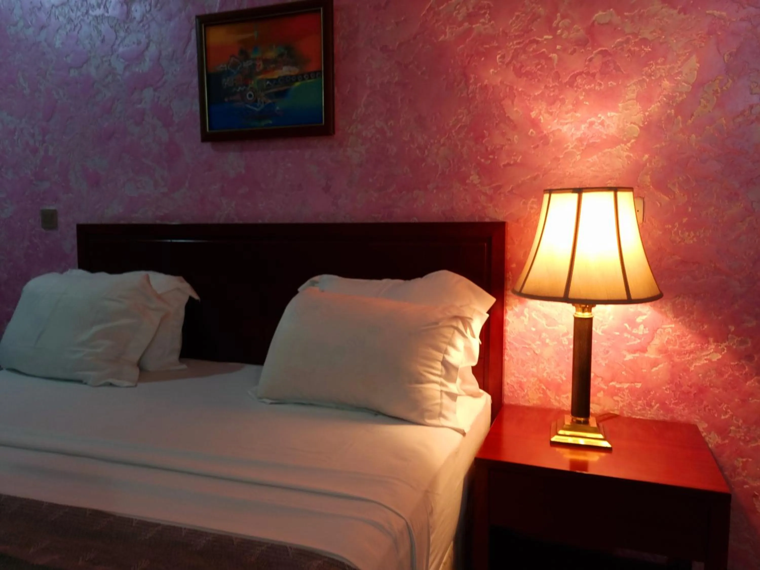 Bed in HOTEL AMBASSADORS ANNEXE