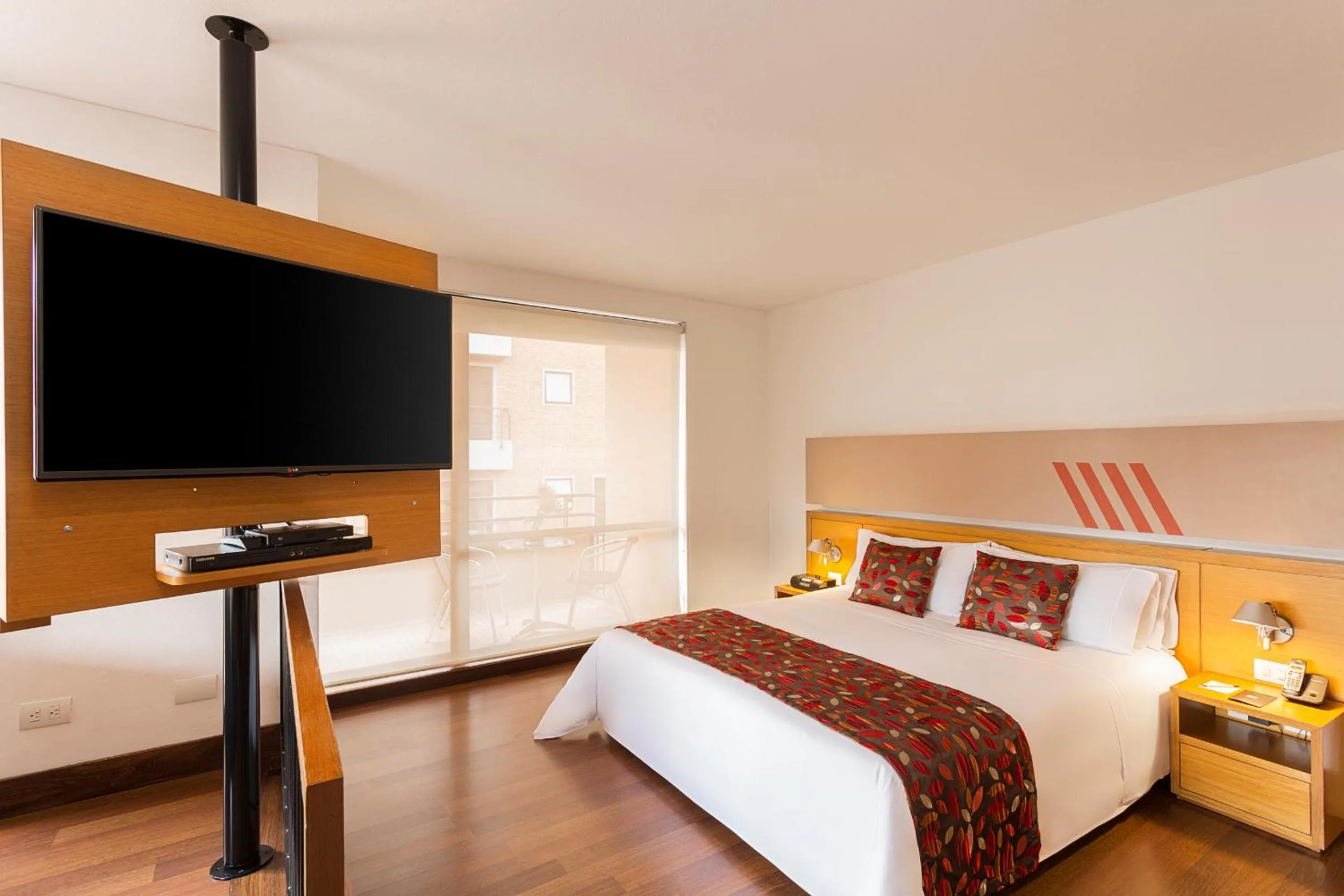 Bedroom, Bed in Hotel bh La Quinta