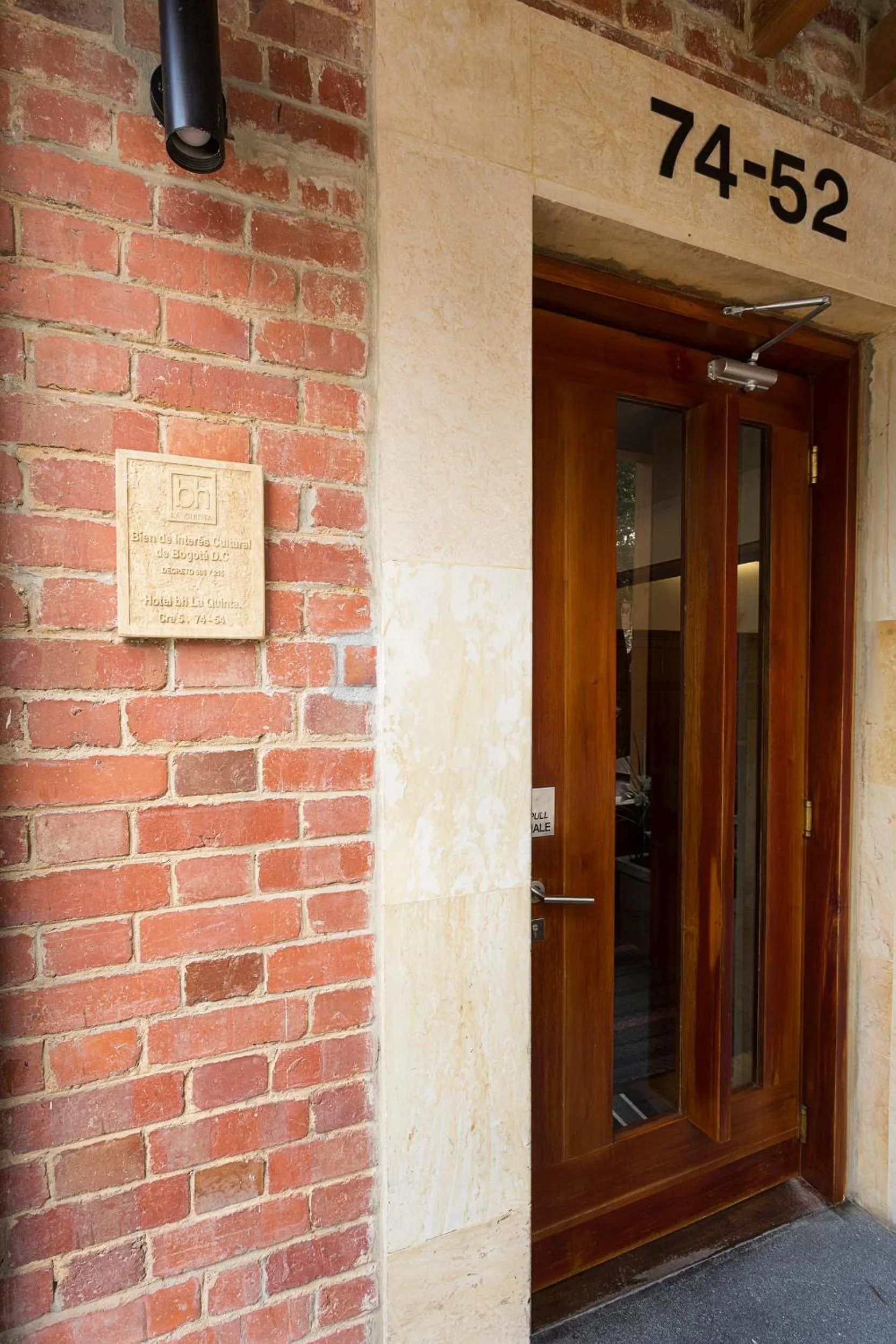 Facade/entrance in Hotel bh La Quinta
