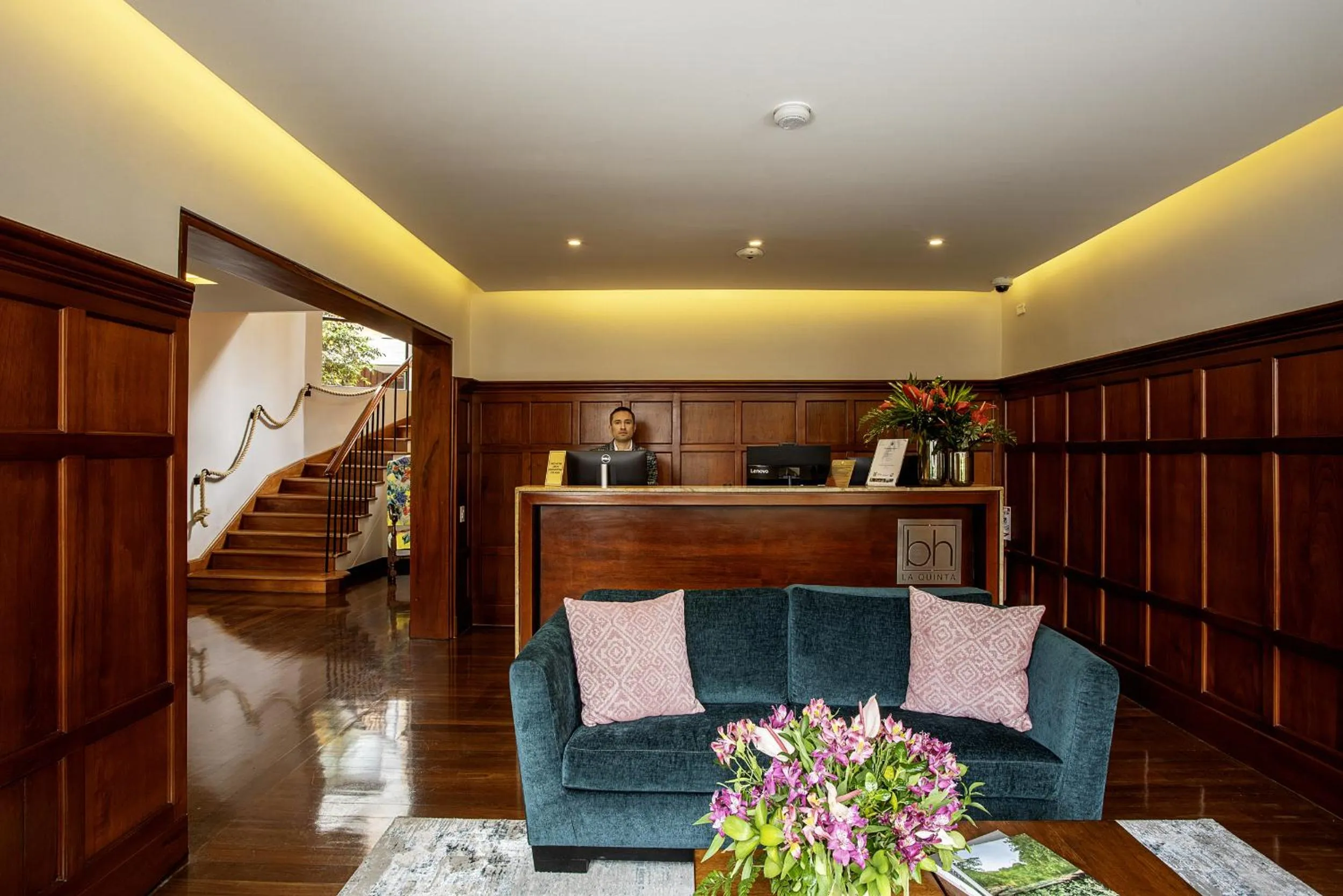 Property building in Hotel bh La Quinta