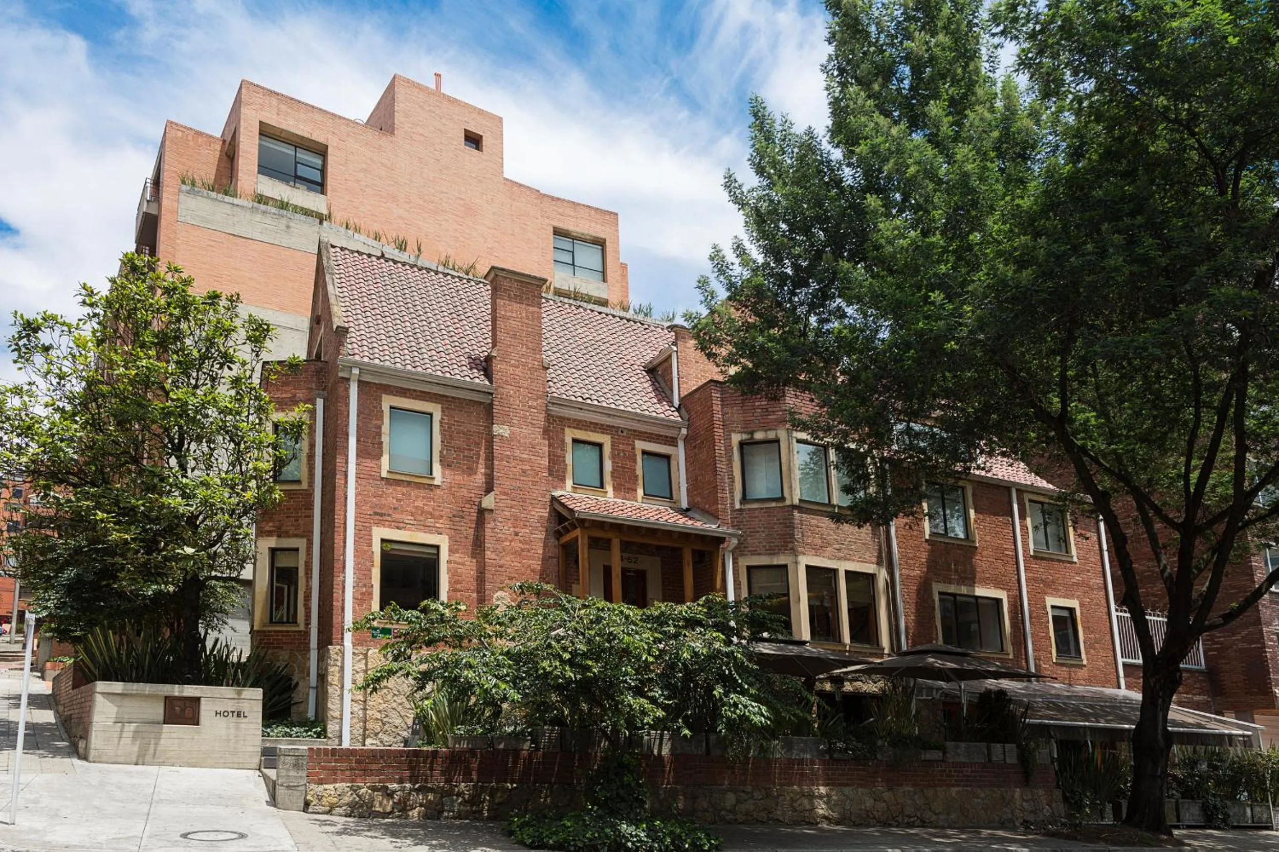 Facade/entrance in Hotel bh La Quinta