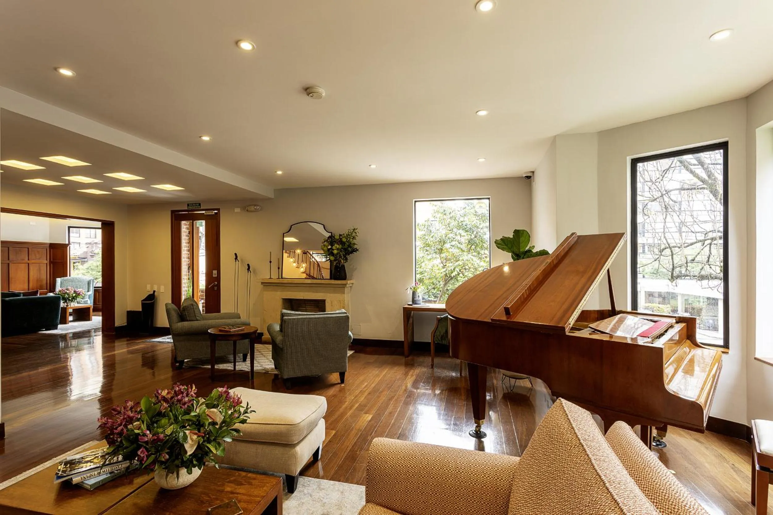 Property building in Hotel bh La Quinta