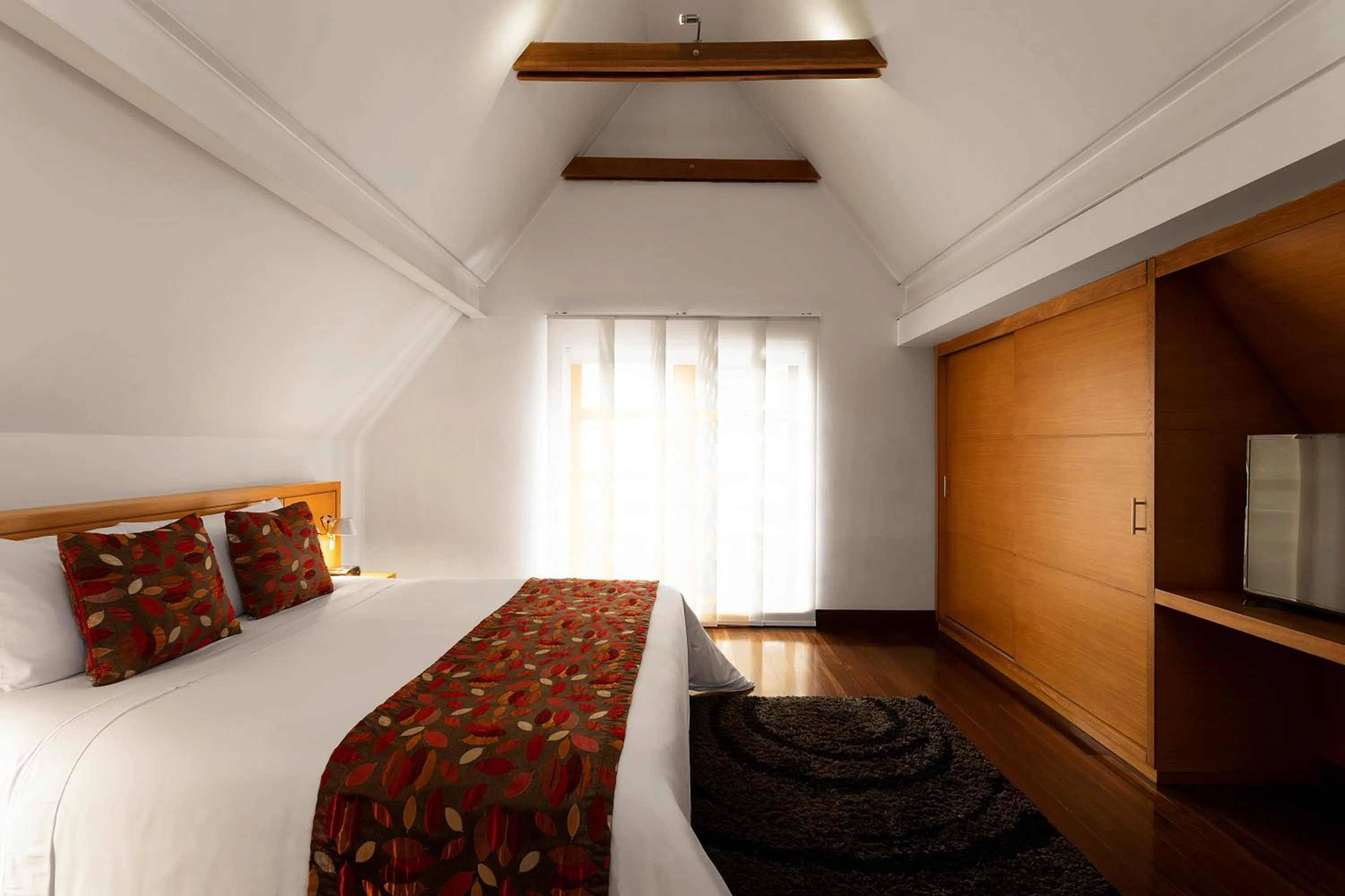 Bedroom, Bed in Hotel bh La Quinta