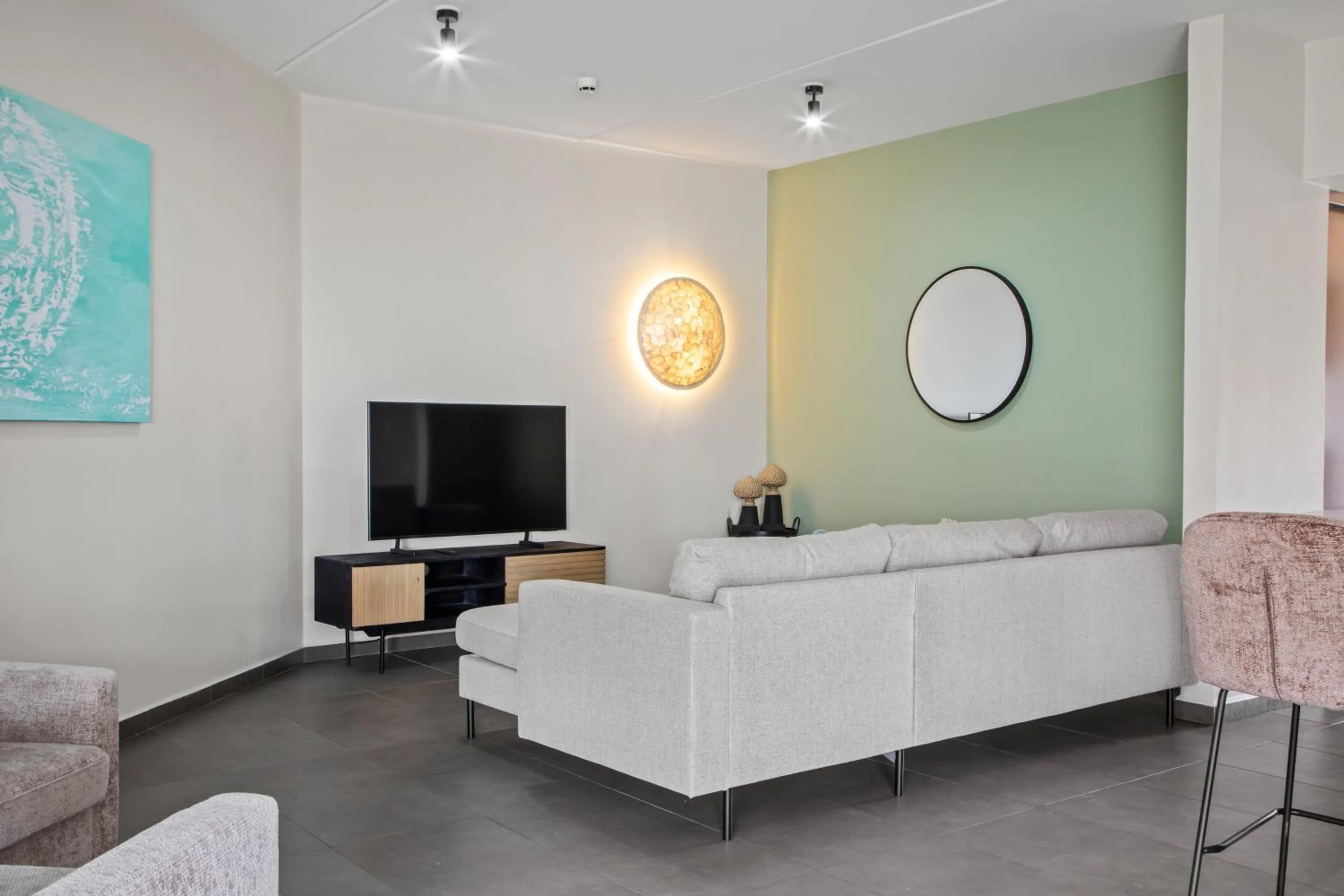 Communal lounge/ TV room in The Beach House