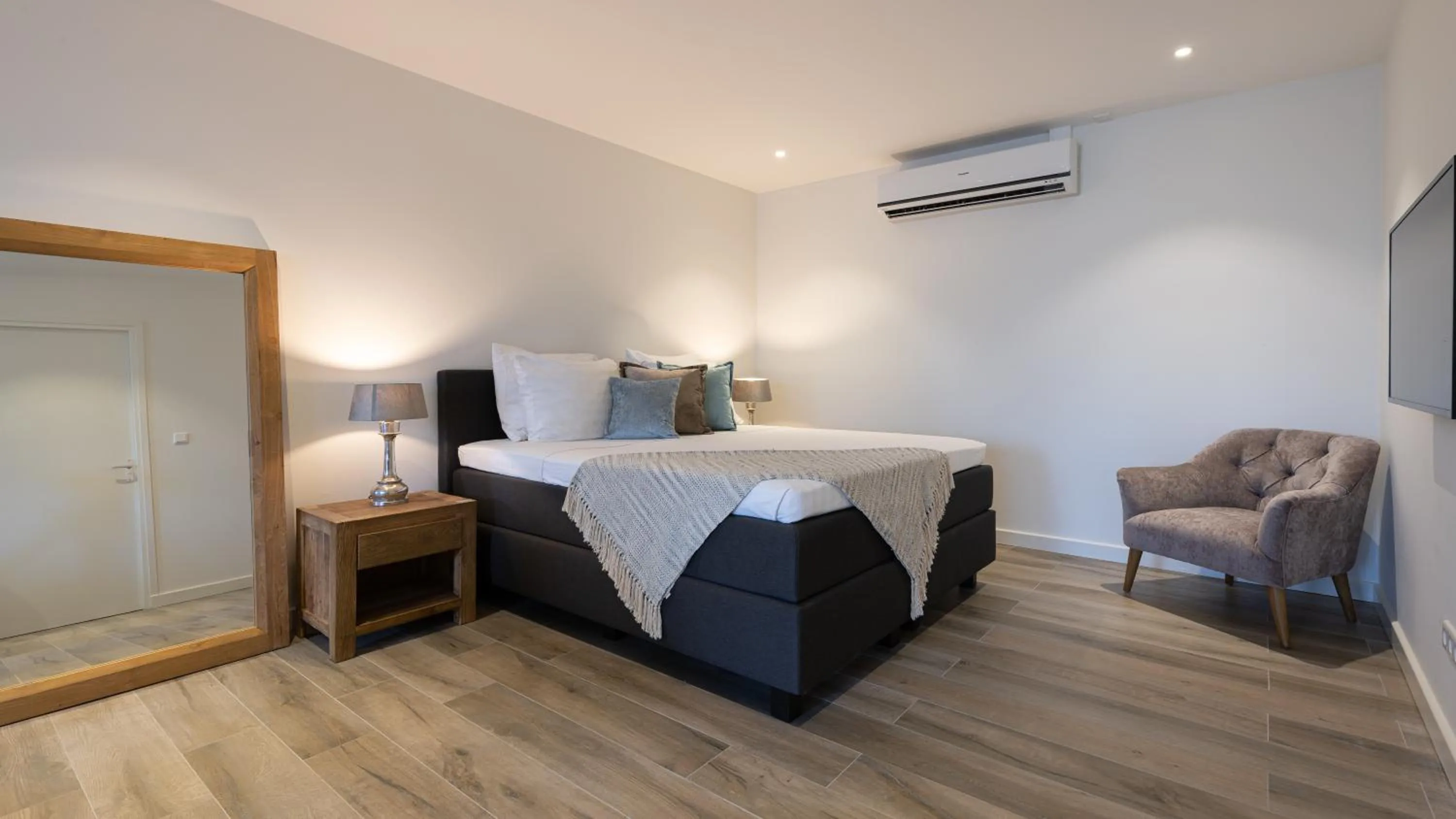 Photo of the whole room in The Beach House