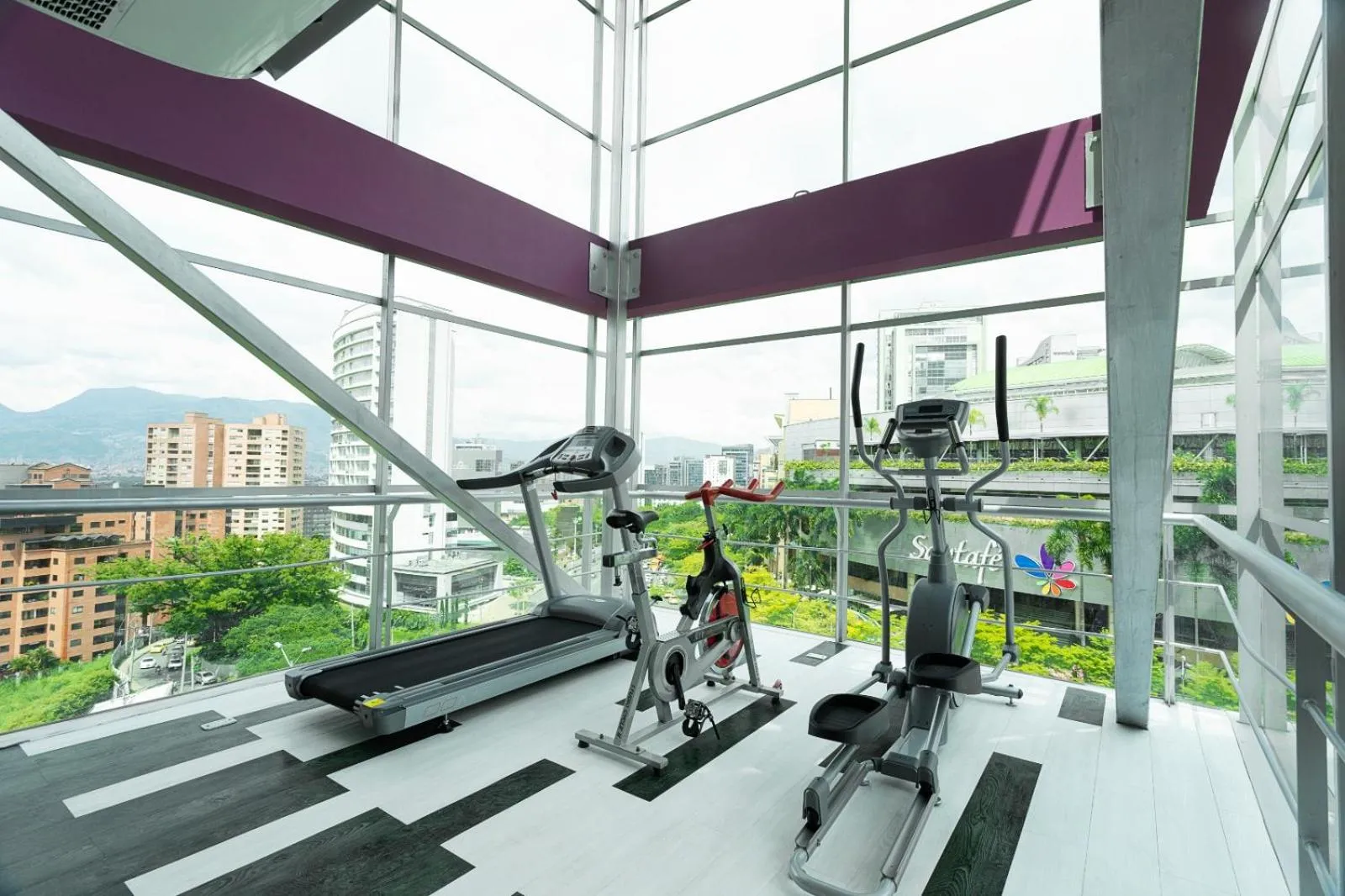 Fitness centre/facilities in Hotel bh El Poblado