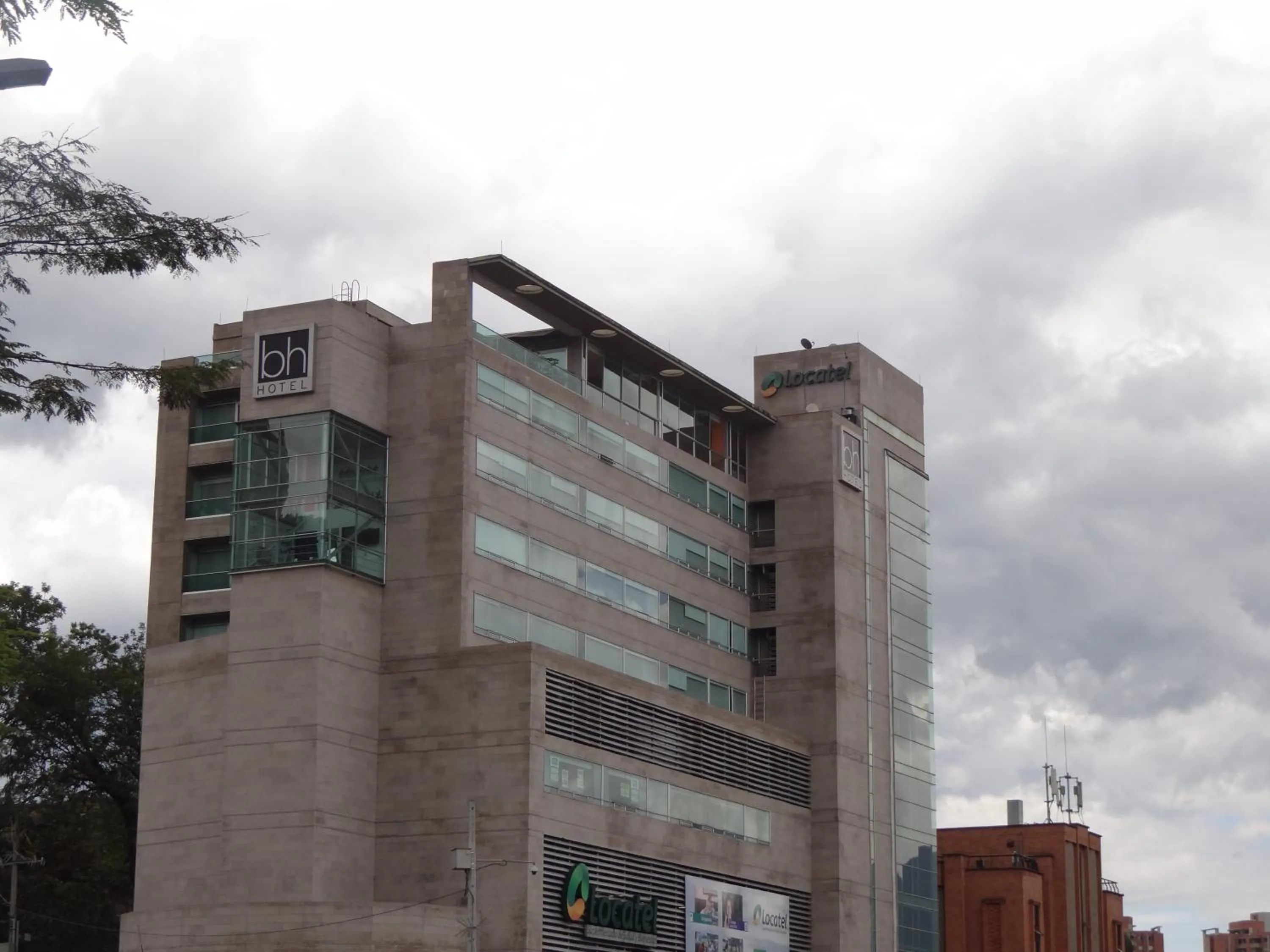 Facade/entrance in Hotel bh El Poblado