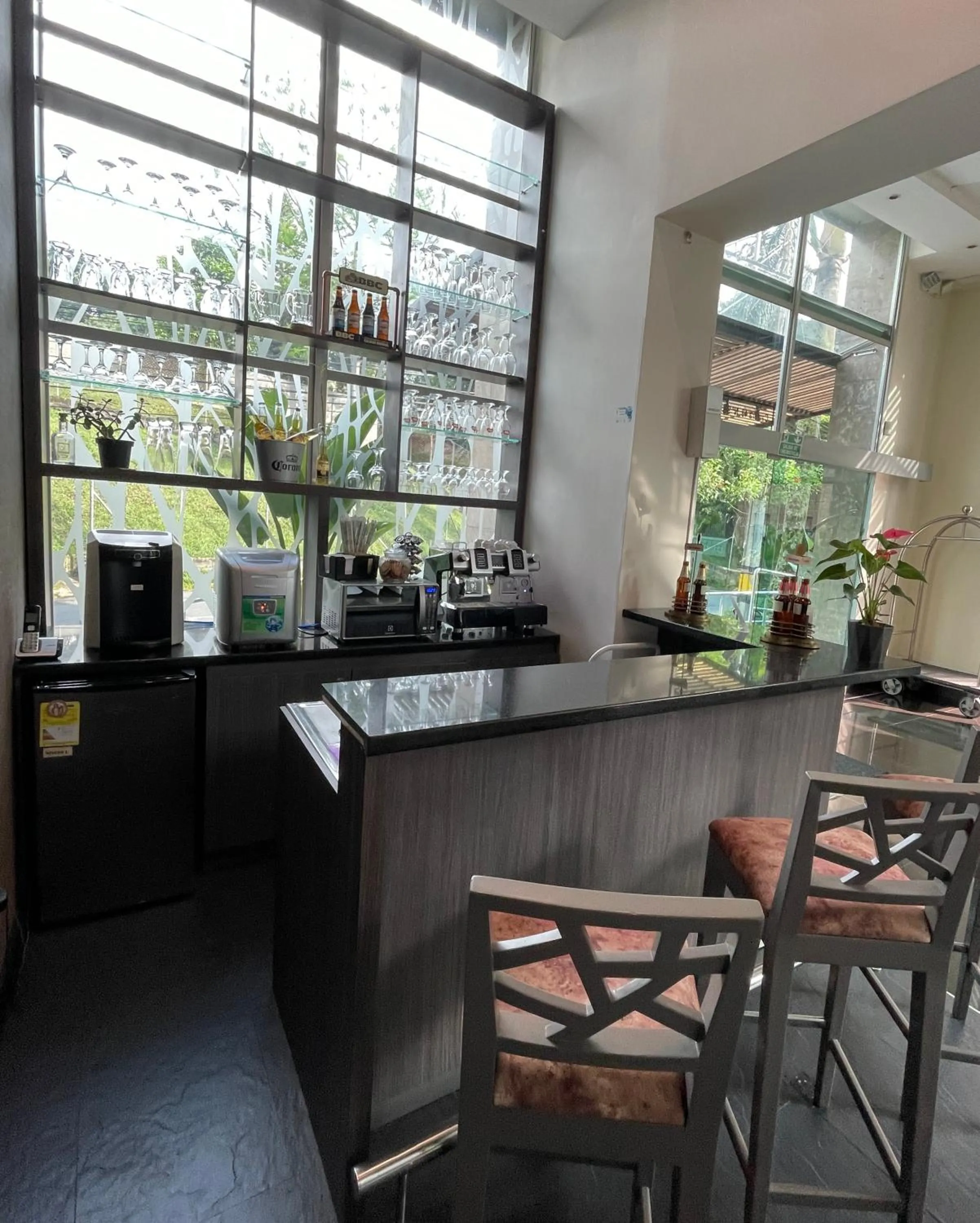 Lounge or bar in Hotel bh El Poblado