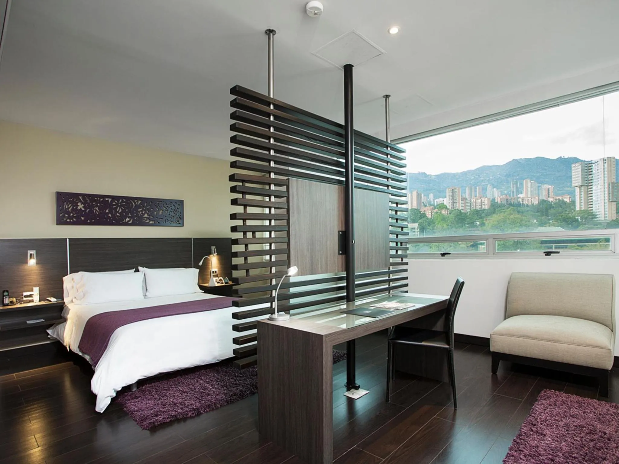 Bedroom, Bed in Hotel bh El Poblado