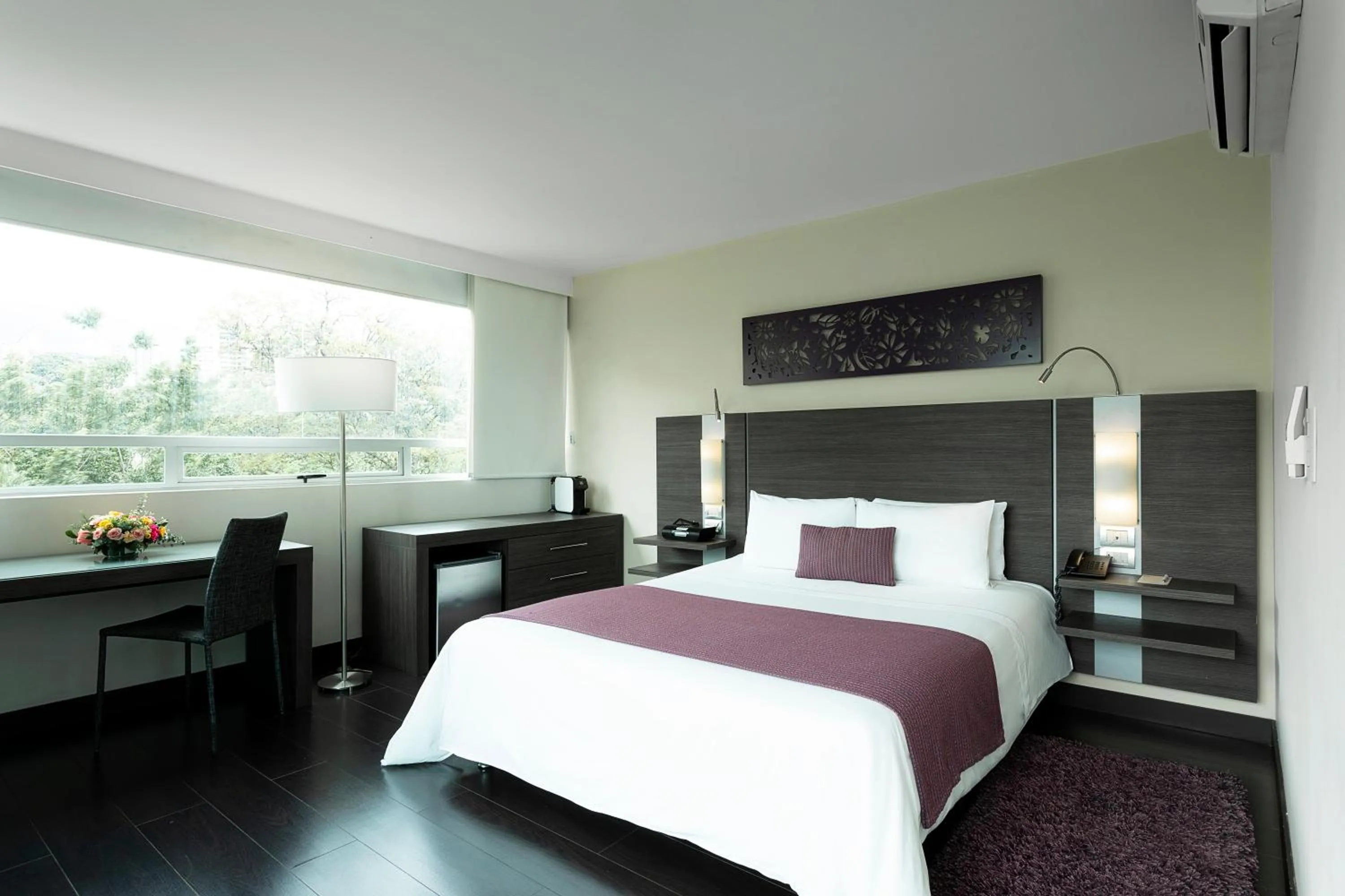 Street view, Bed in Hotel bh El Poblado