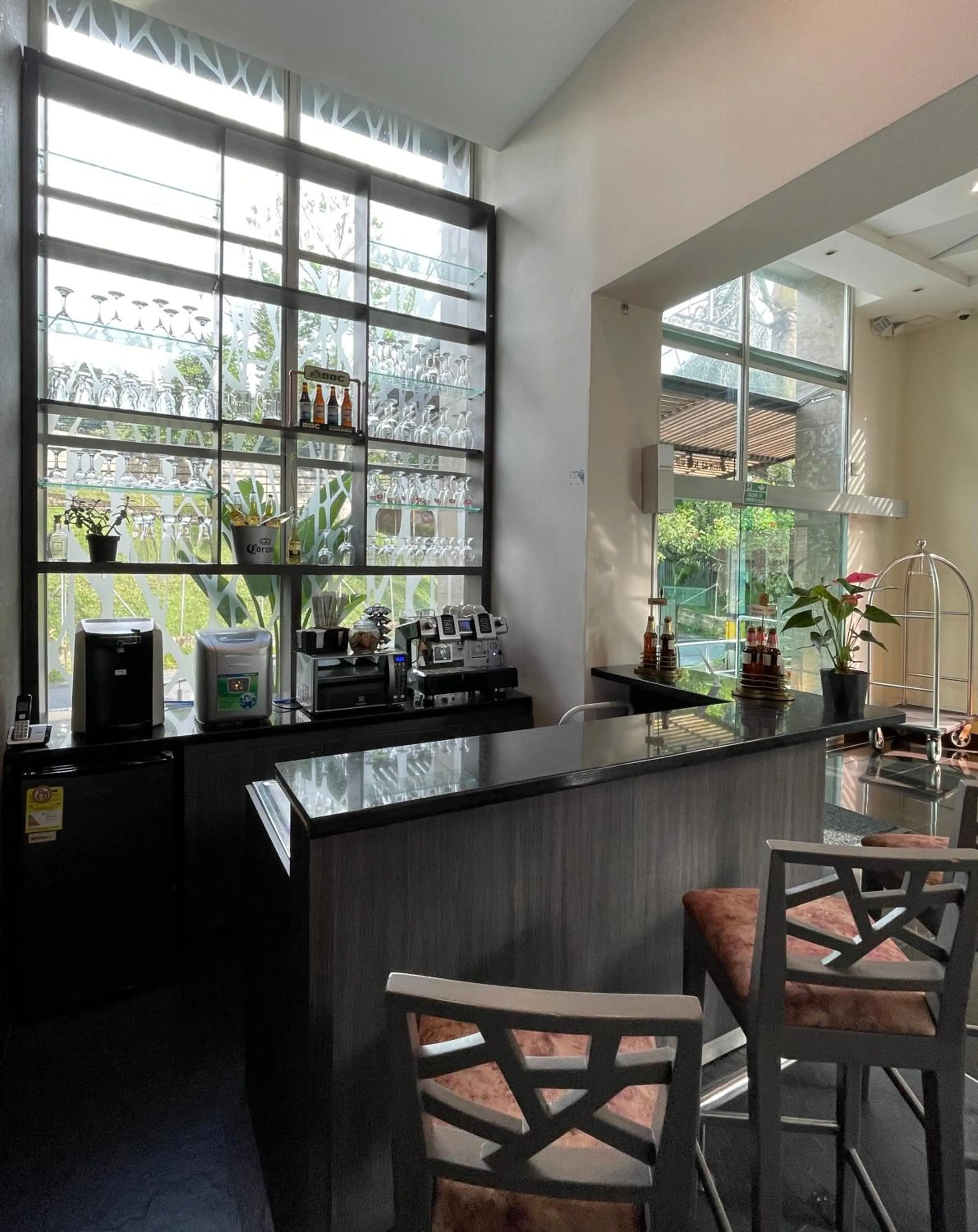 Lounge or bar in Hotel bh El Poblado