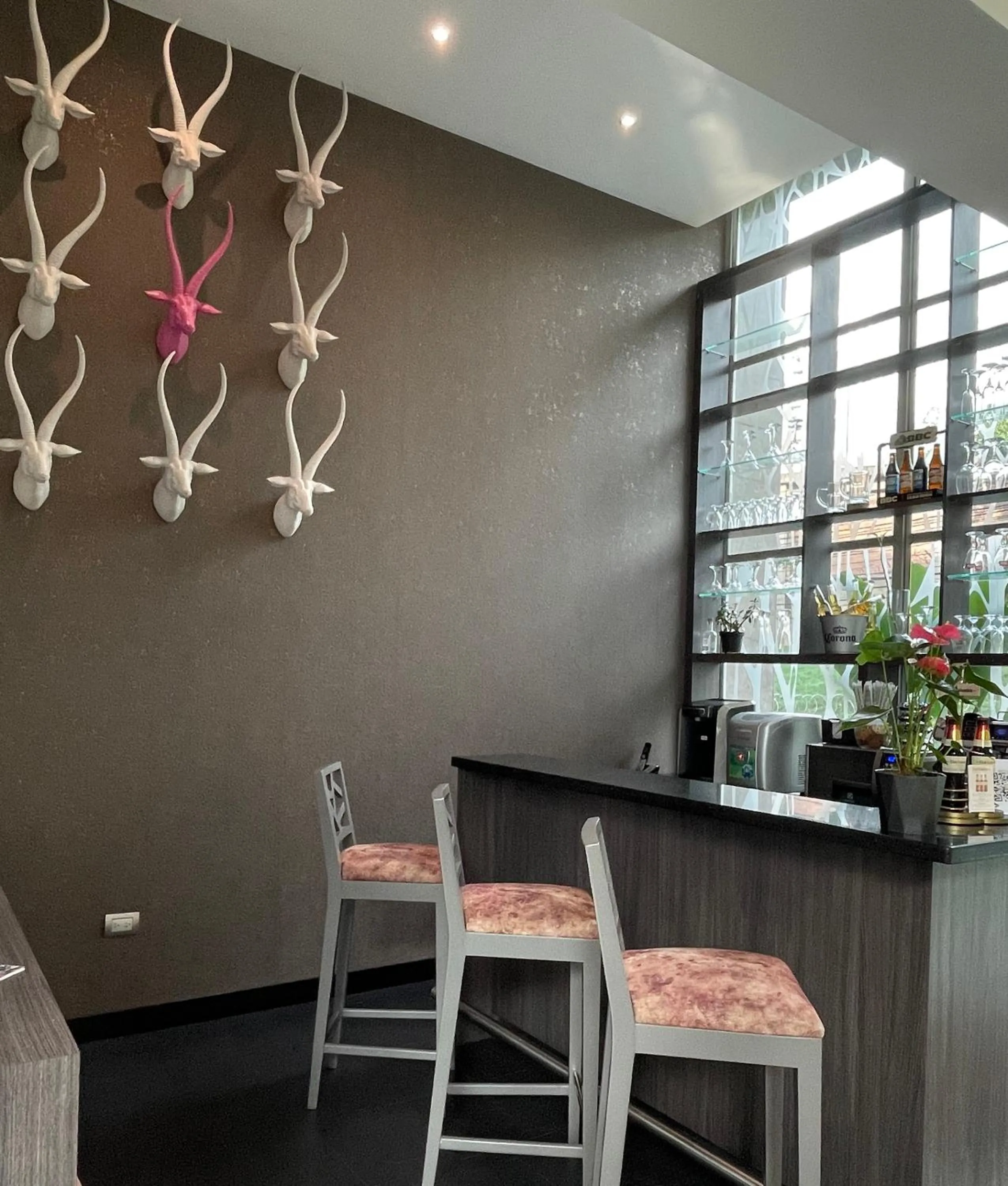 Lounge or bar in Hotel bh El Poblado