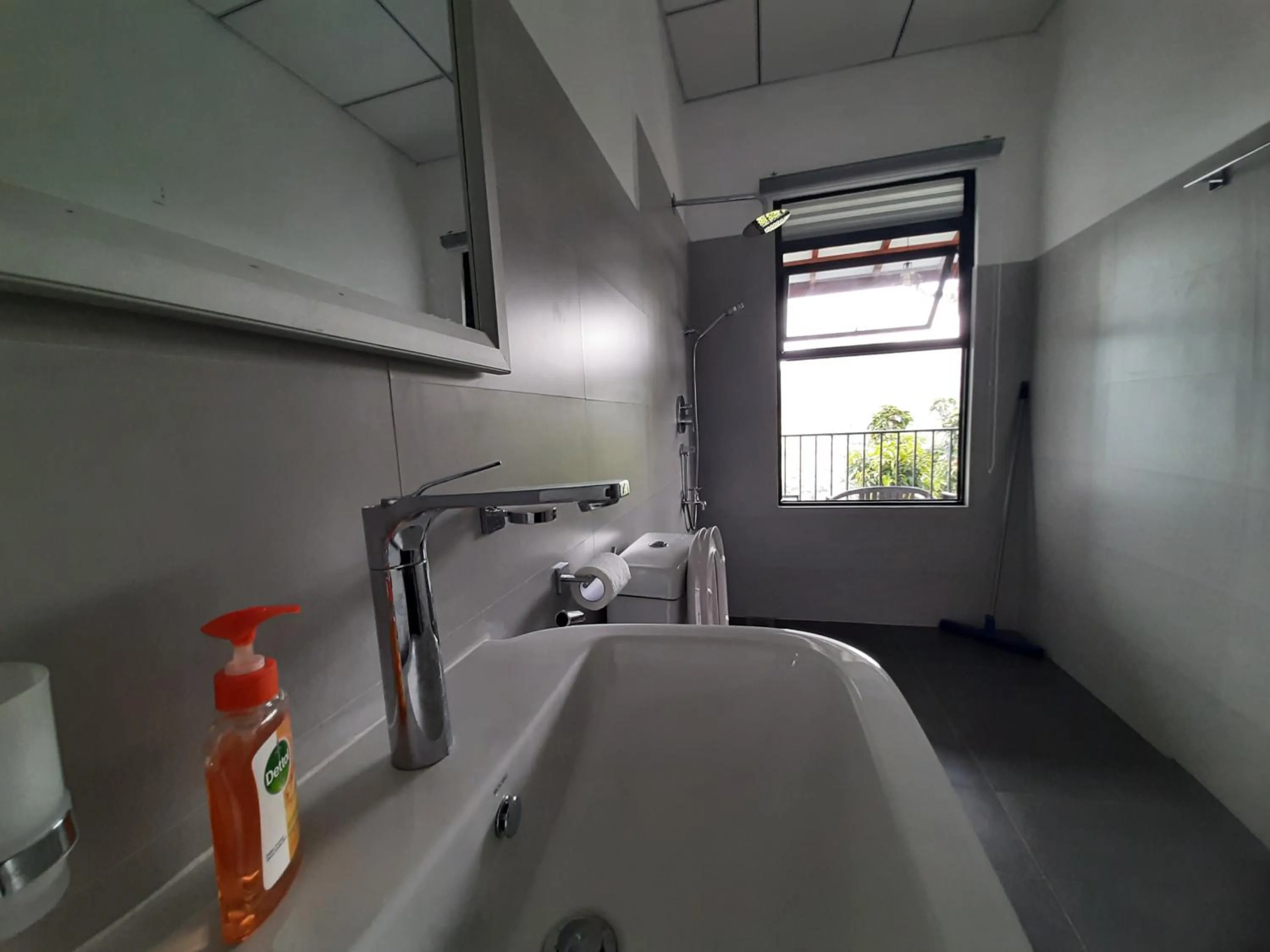 Bathroom in Glorious Nature Inn