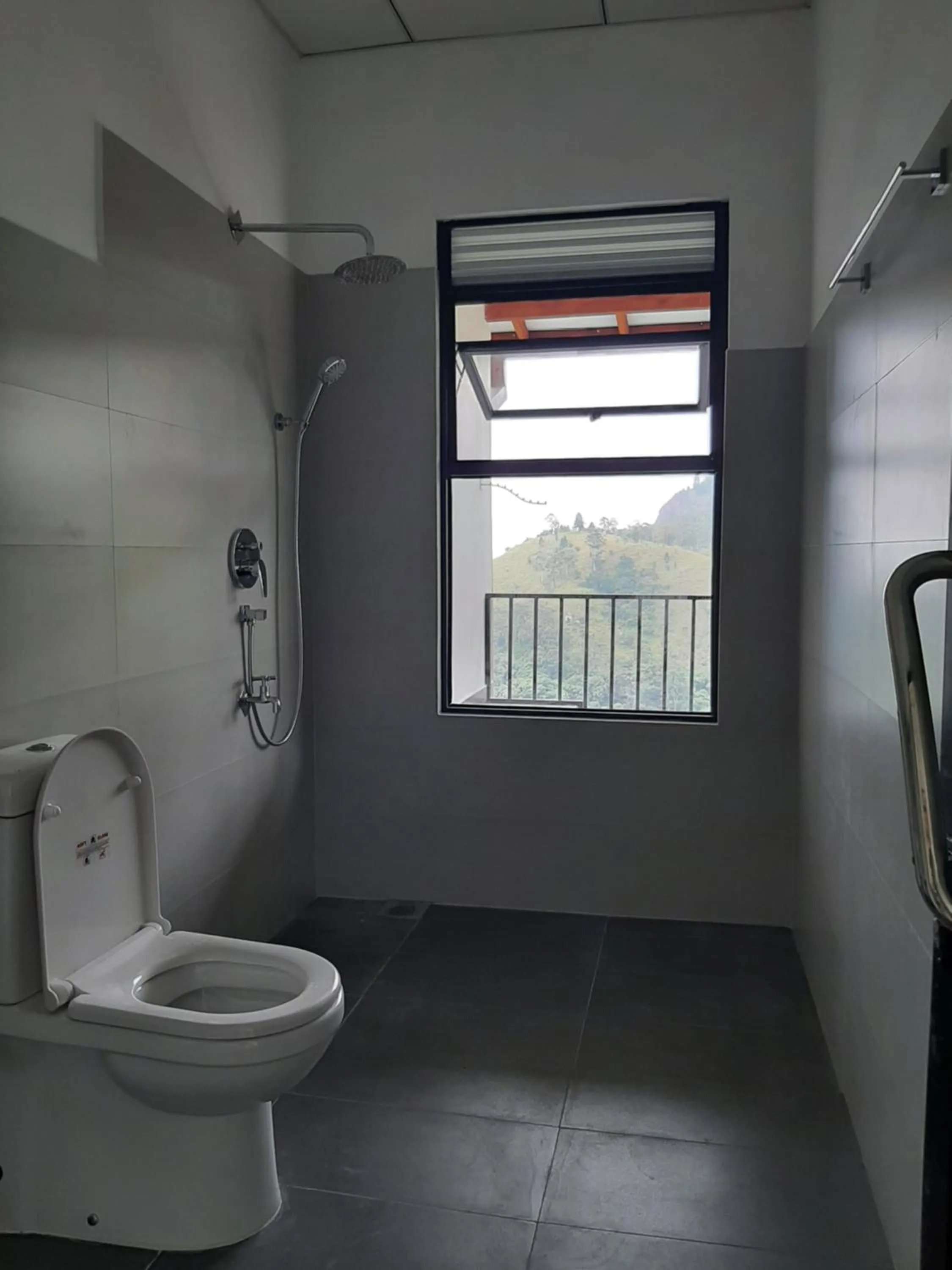 Toilet in Glorious Nature Inn